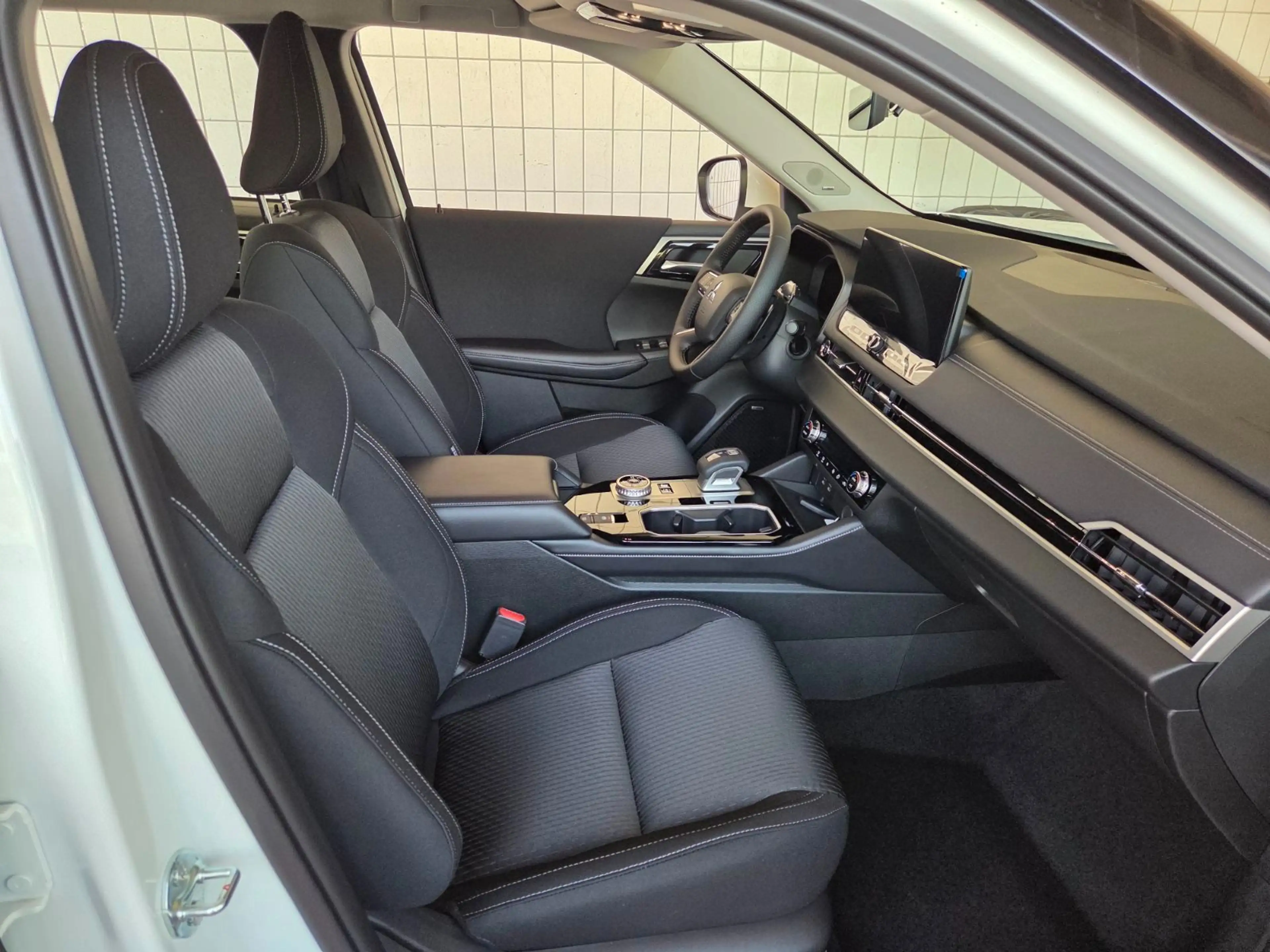 Mitsubishi Outlander PHEV Diamant 2.4 4WD AT MY26 — photo 9