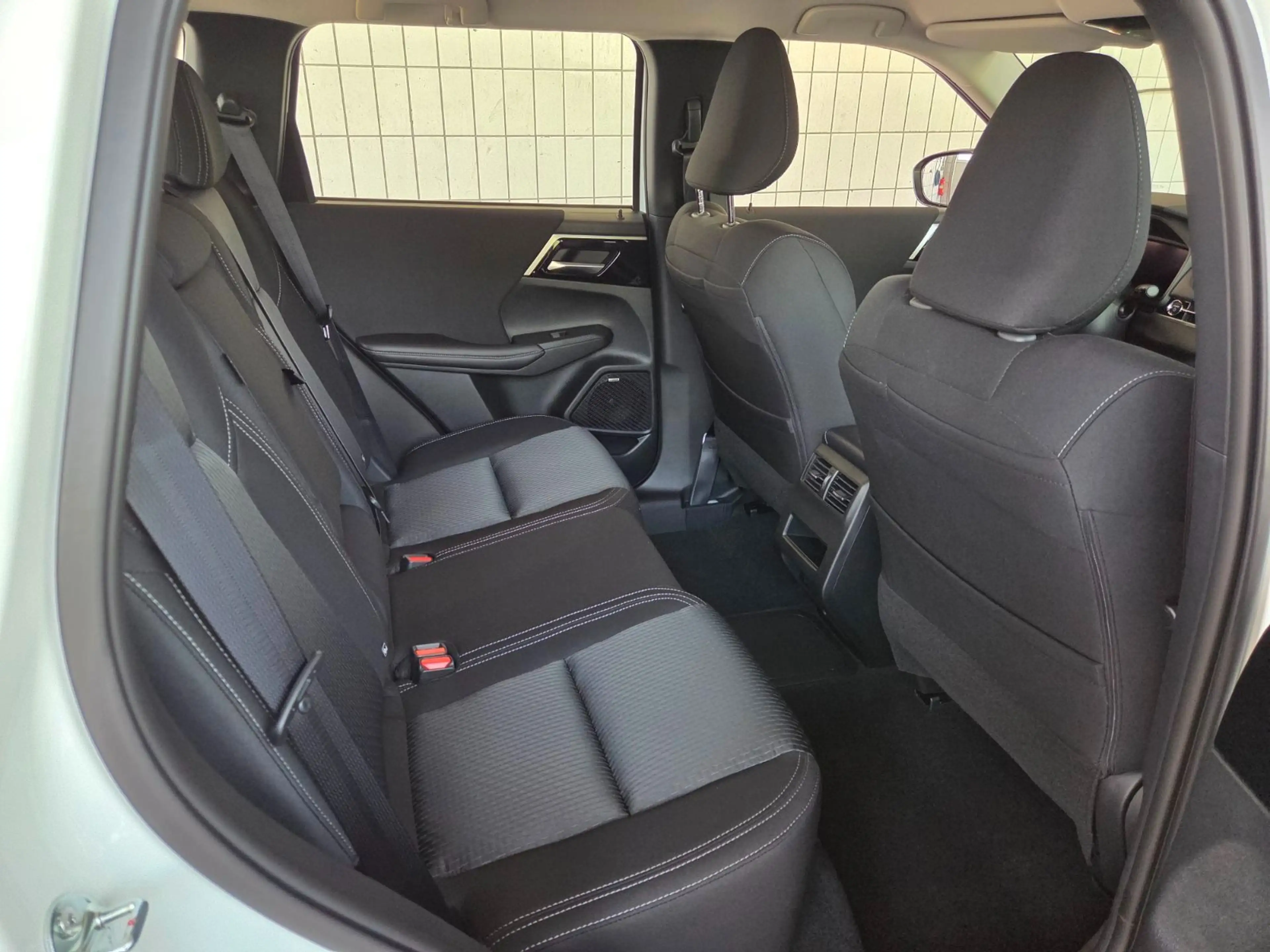 Mitsubishi Outlander PHEV Diamant 2.4 4WD AT MY26 — photo 11
