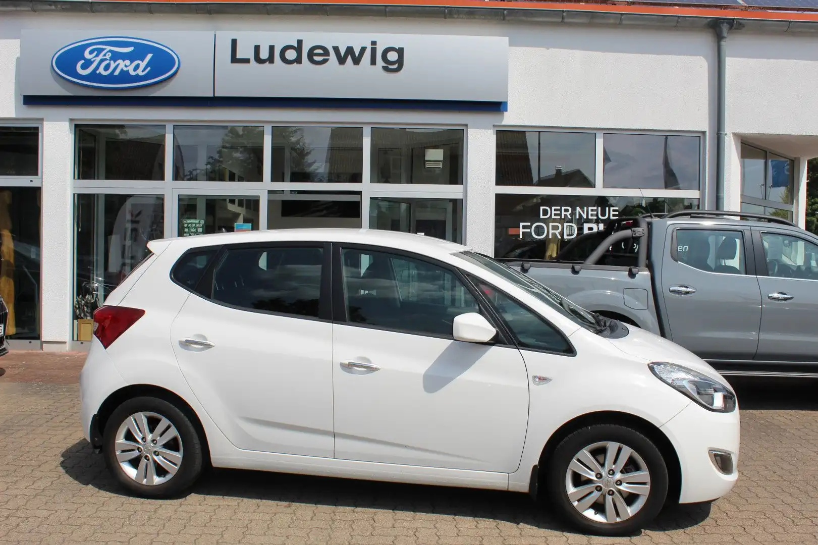 Hyundai iX20 1.6 Comfort Automatik Wit - 2