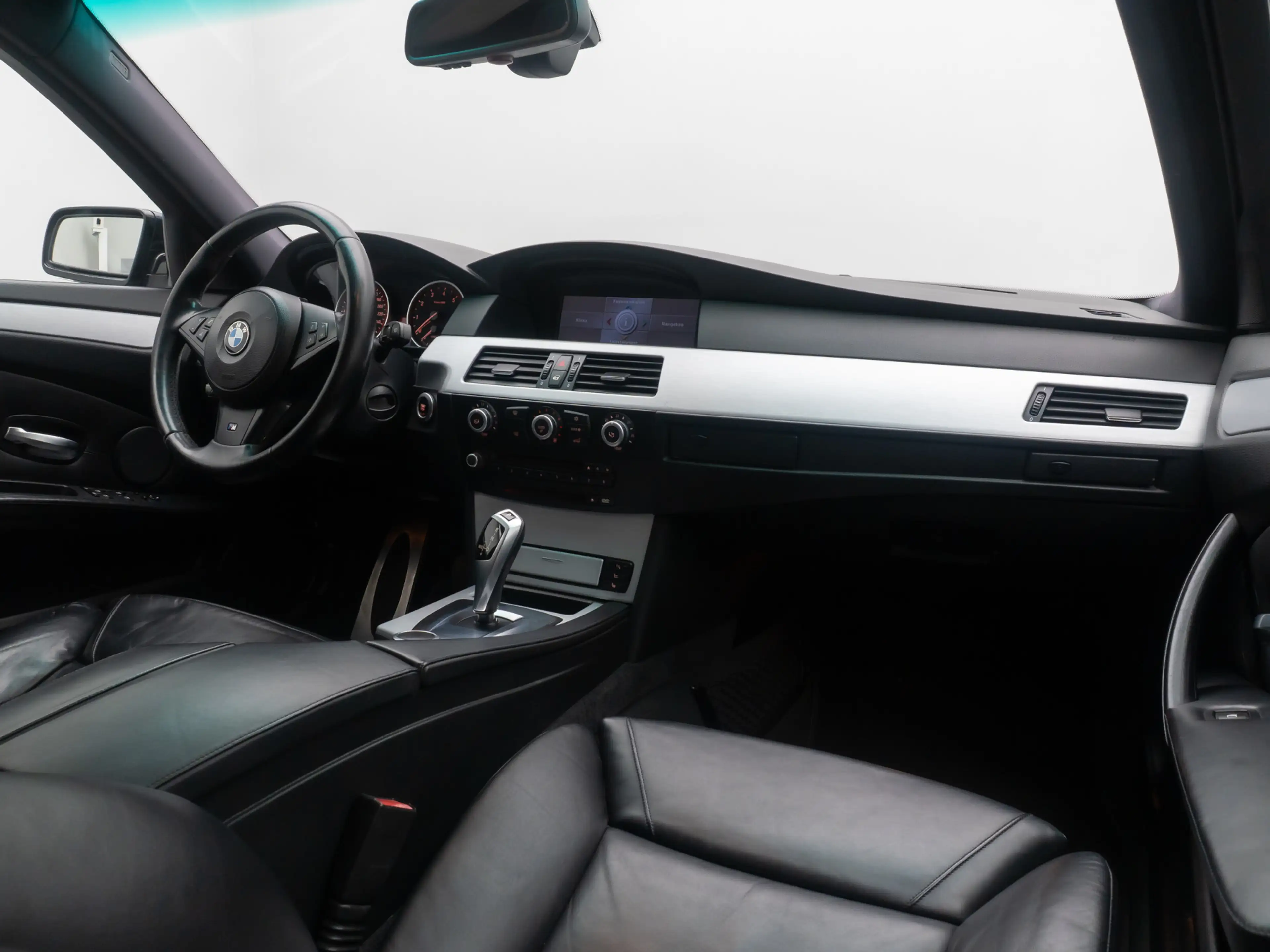 BMW 530 M Sport Xenon NaviPro AHK HiFi Memory Leder — photo 36