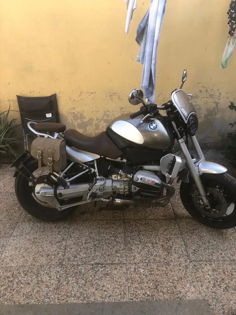 BMW R 850 R allestita con materiali di “cafè race” - 1