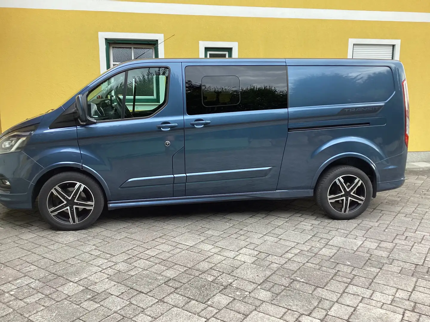 Ford Transit Custom Transit Custom Variobus 2,0 TDCI L2H1 320 Sport Sport Blau - 2