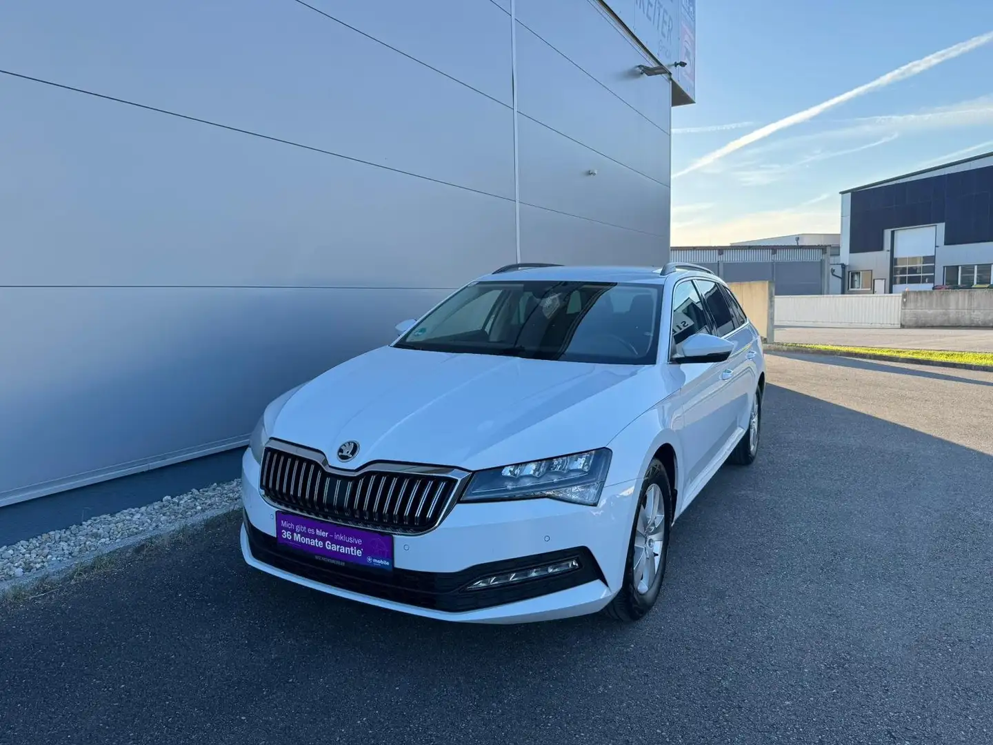 Skoda Superb Superb Combi 2,0 TDI Ambition DSG *AHK*RFK*ACC* Weiß - 1