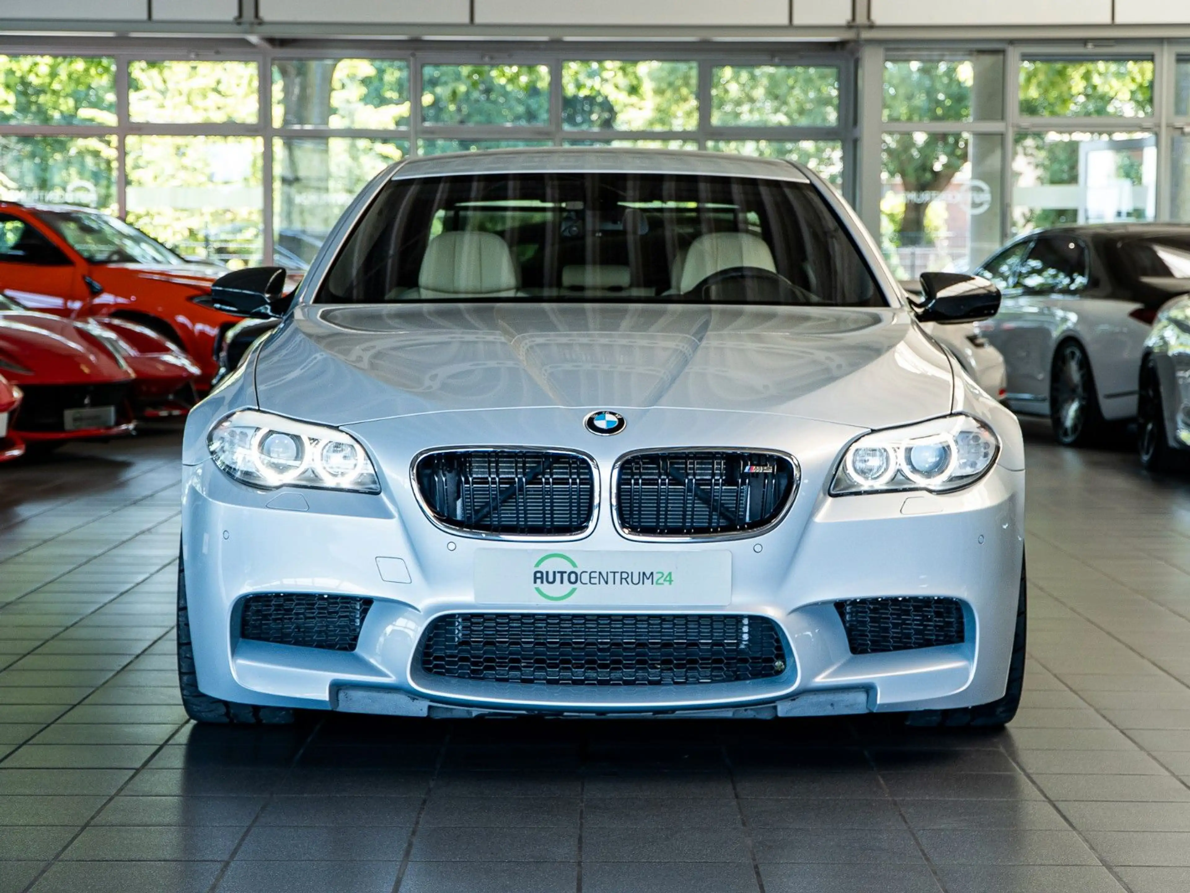 BMW M5 F10 Individual Alcantara Top Zustand — photo 3