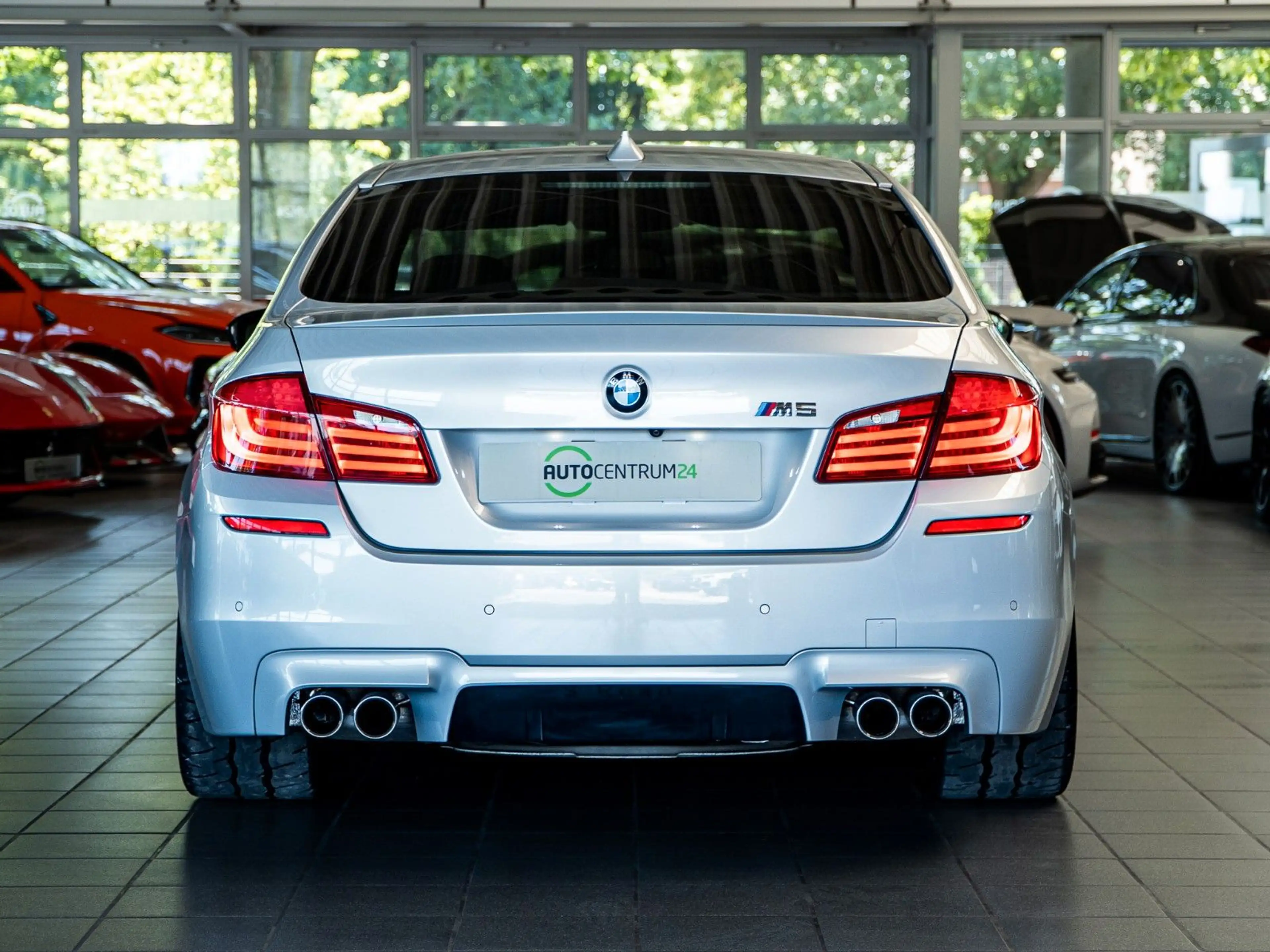 BMW M5 F10 Individual Alcantara Top Zustand — photo 9