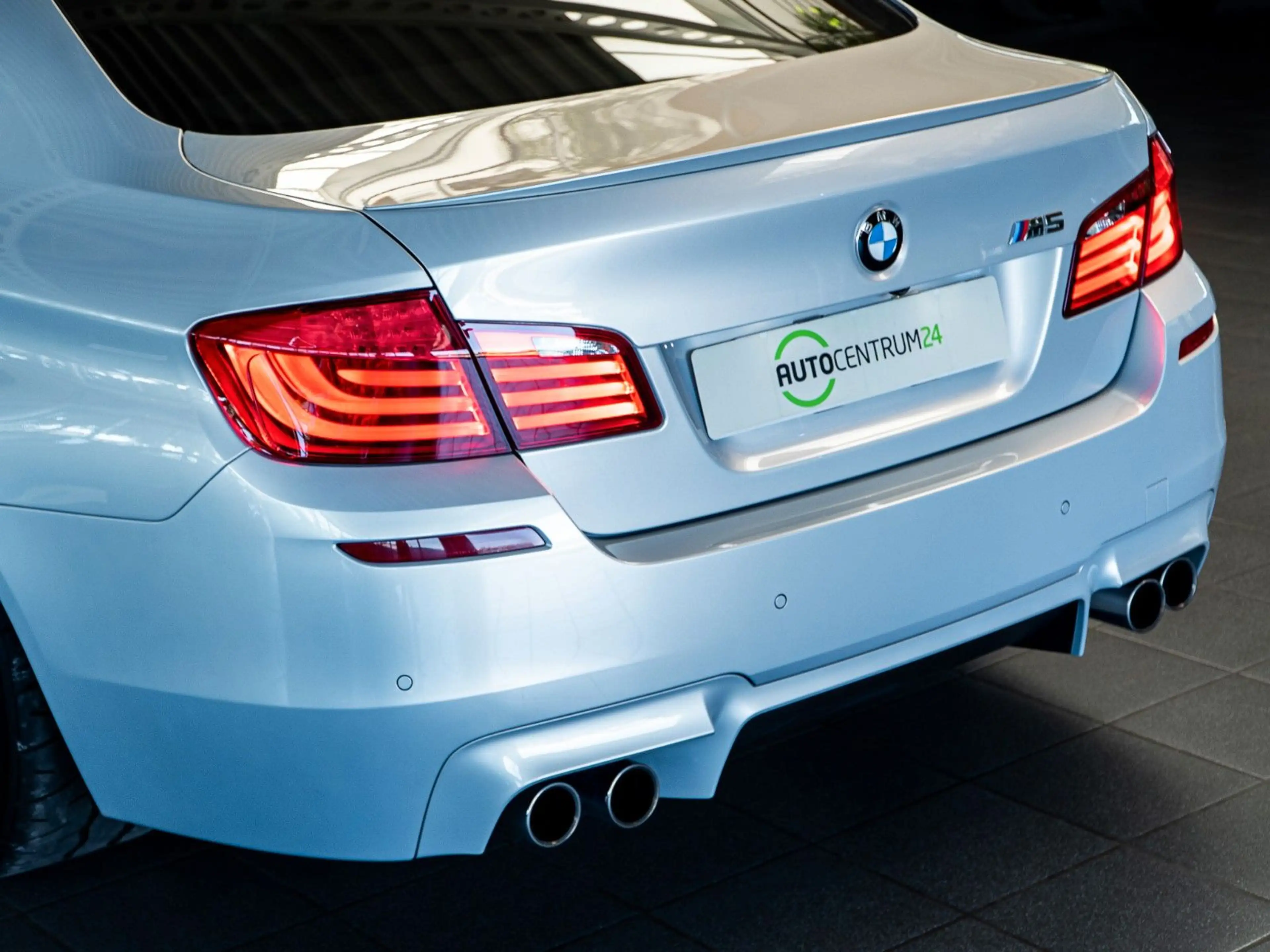 BMW M5 F10 Individual Alcantara Top Zustand — photo 8