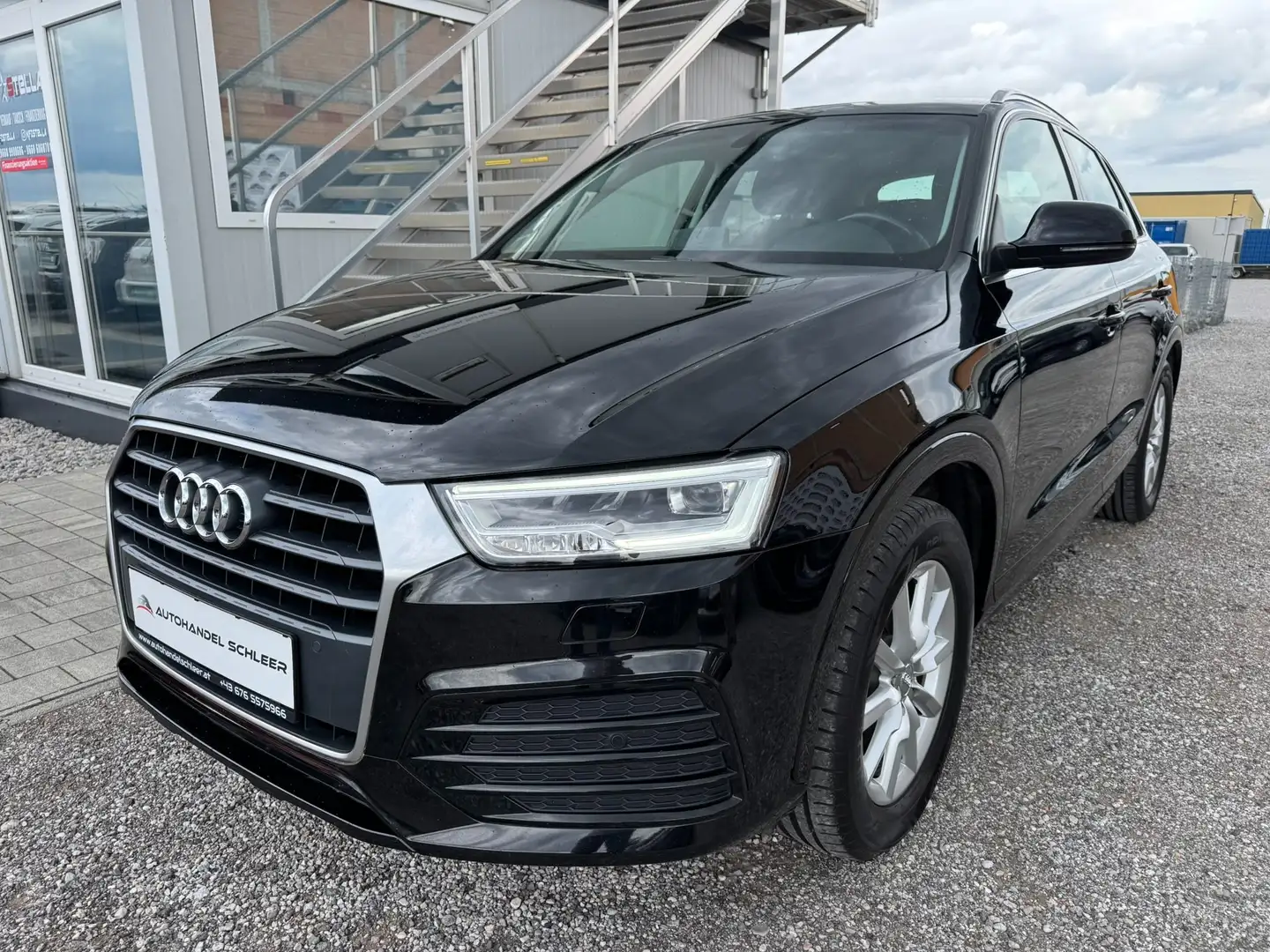 Audi Q3 2,0 TDI Sport S-tronic_Audi Serviceheft_NAVI Schwarz - 1