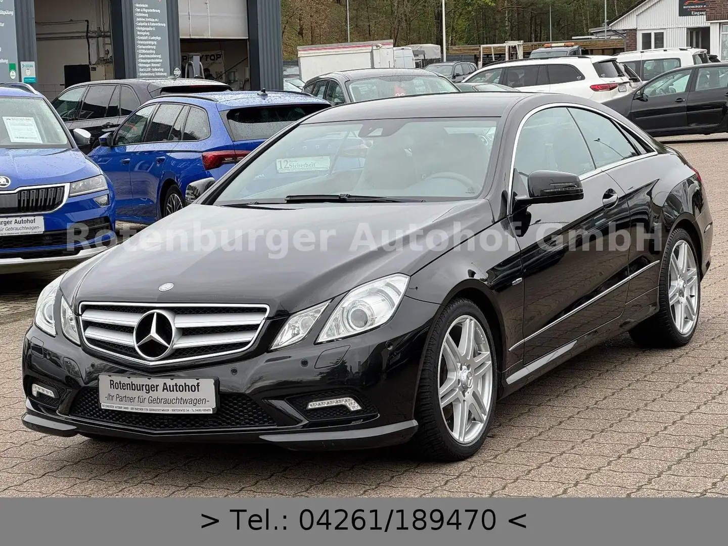 Mercedes-Benz E 350 CDI*COUPE*AMG-LINE*LEDER*BI-XENON*NAVI*PDC Schwarz - 2