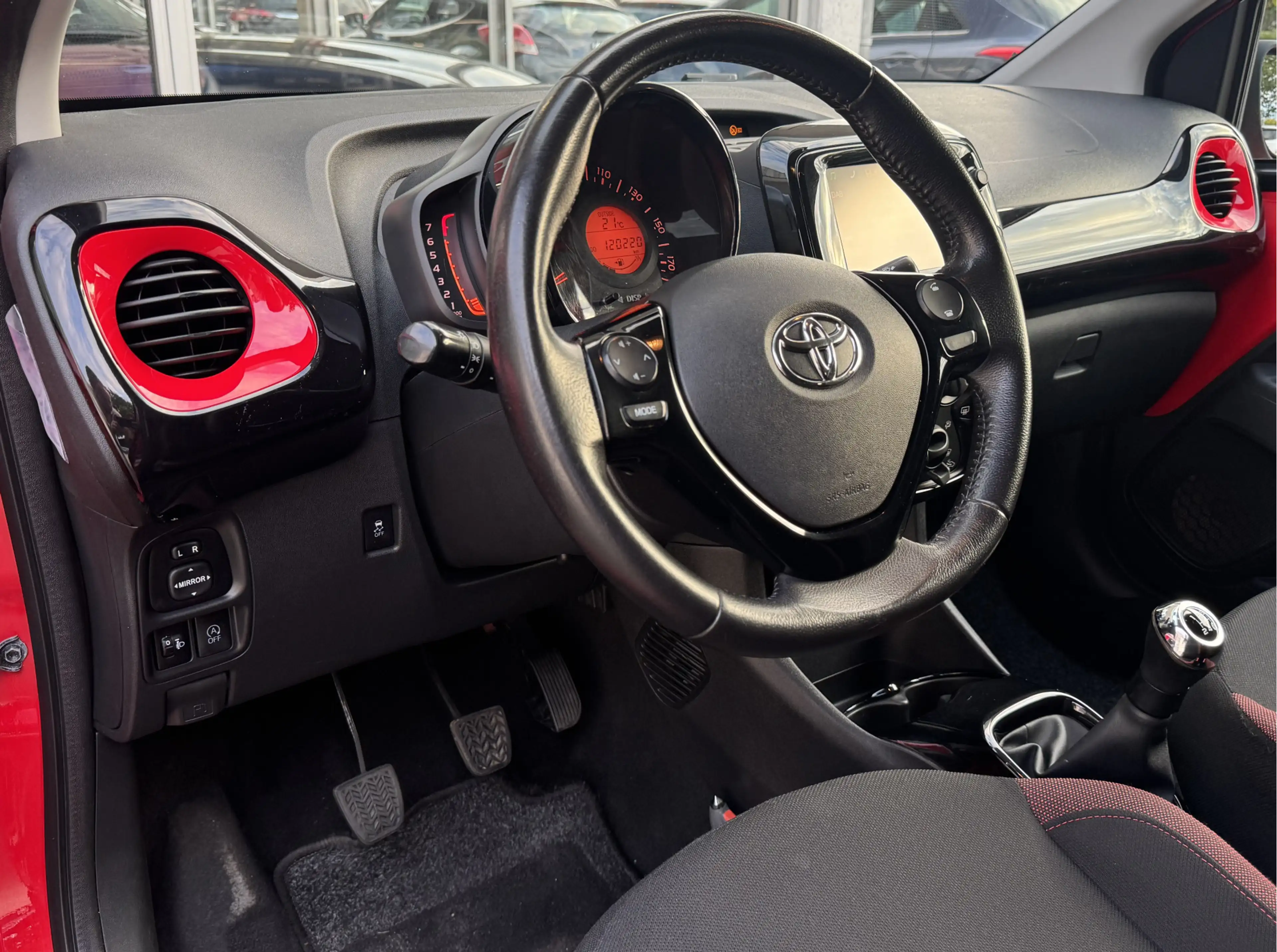 Toyota Aygo 1.0 VVT-I X-CITE | NL-AUTO! | DEALER OH | AIRCO! — photo 9