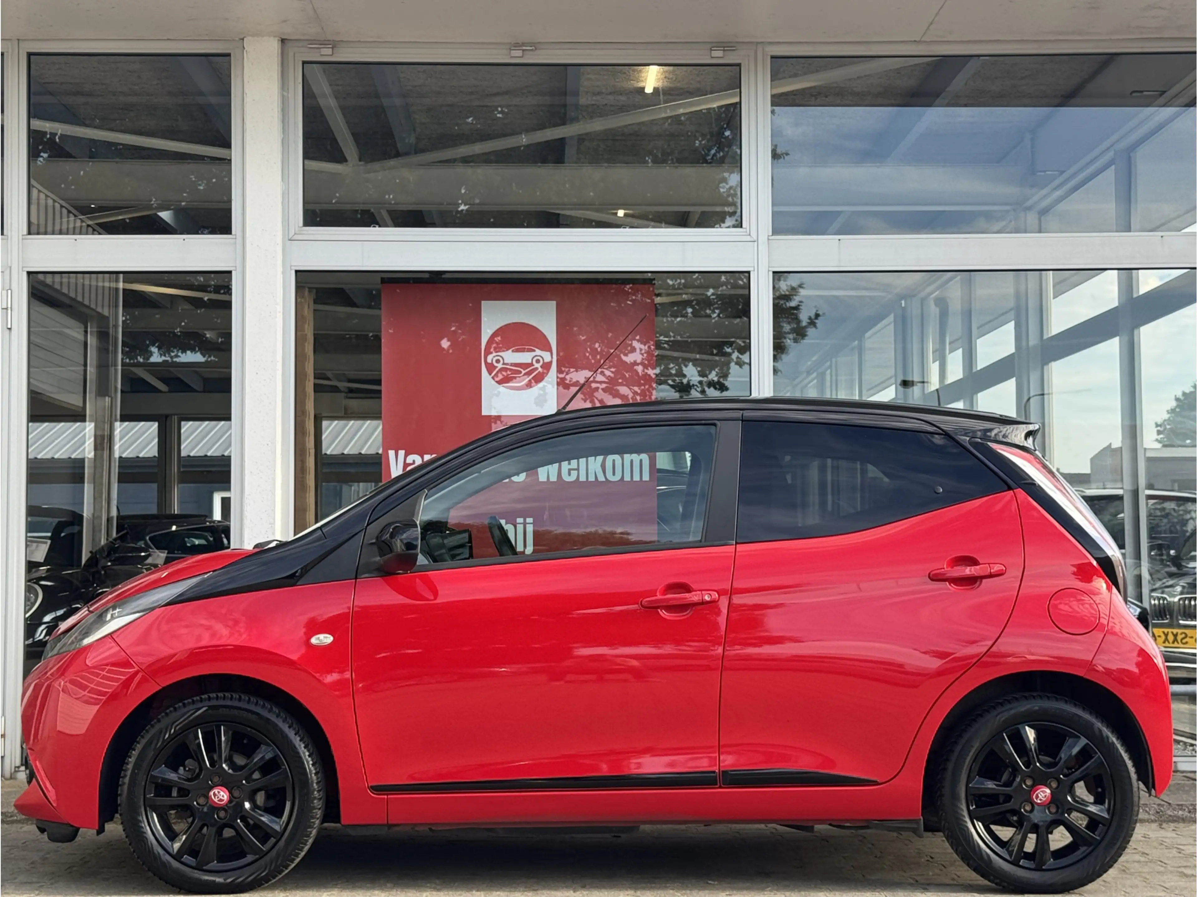 Toyota Aygo 1.0 VVT-I X-CITE | NL-AUTO! | DEALER OH | AIRCO! — photo 3