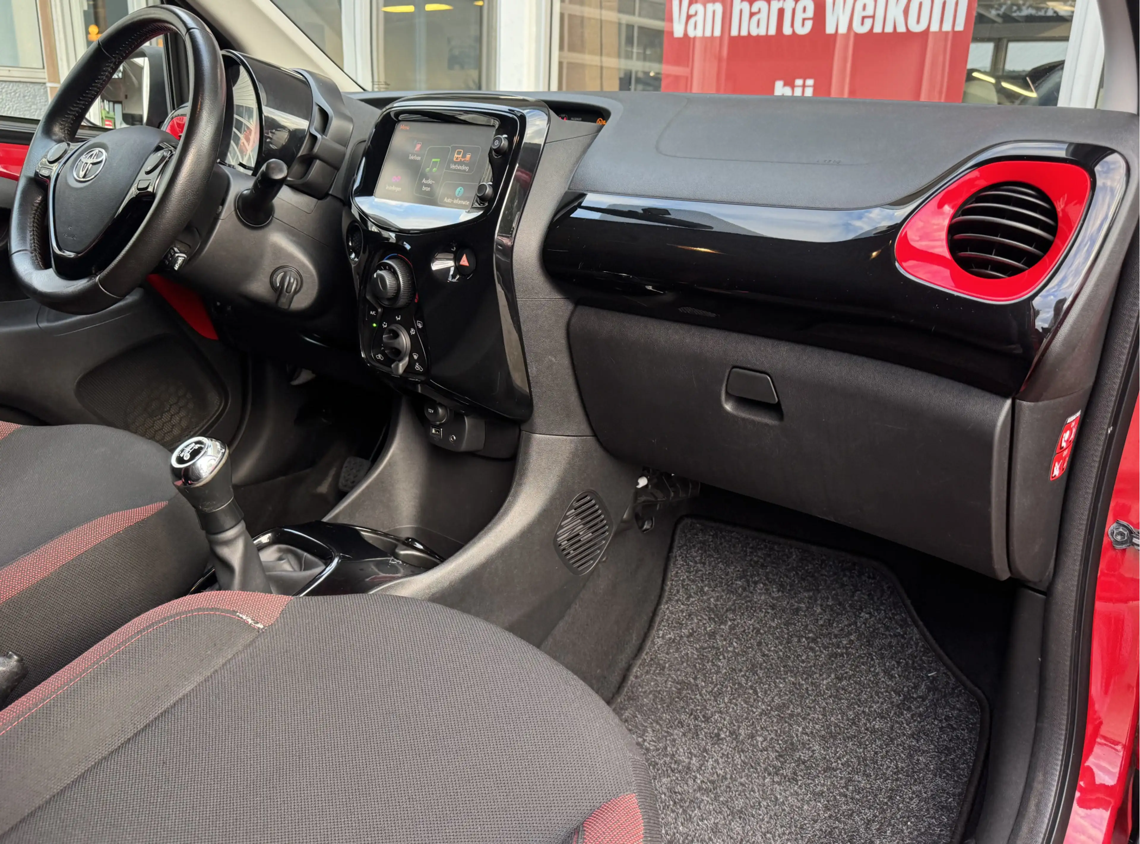 Toyota Aygo 1.0 VVT-I X-CITE | NL-AUTO! | DEALER OH | AIRCO! — photo 11