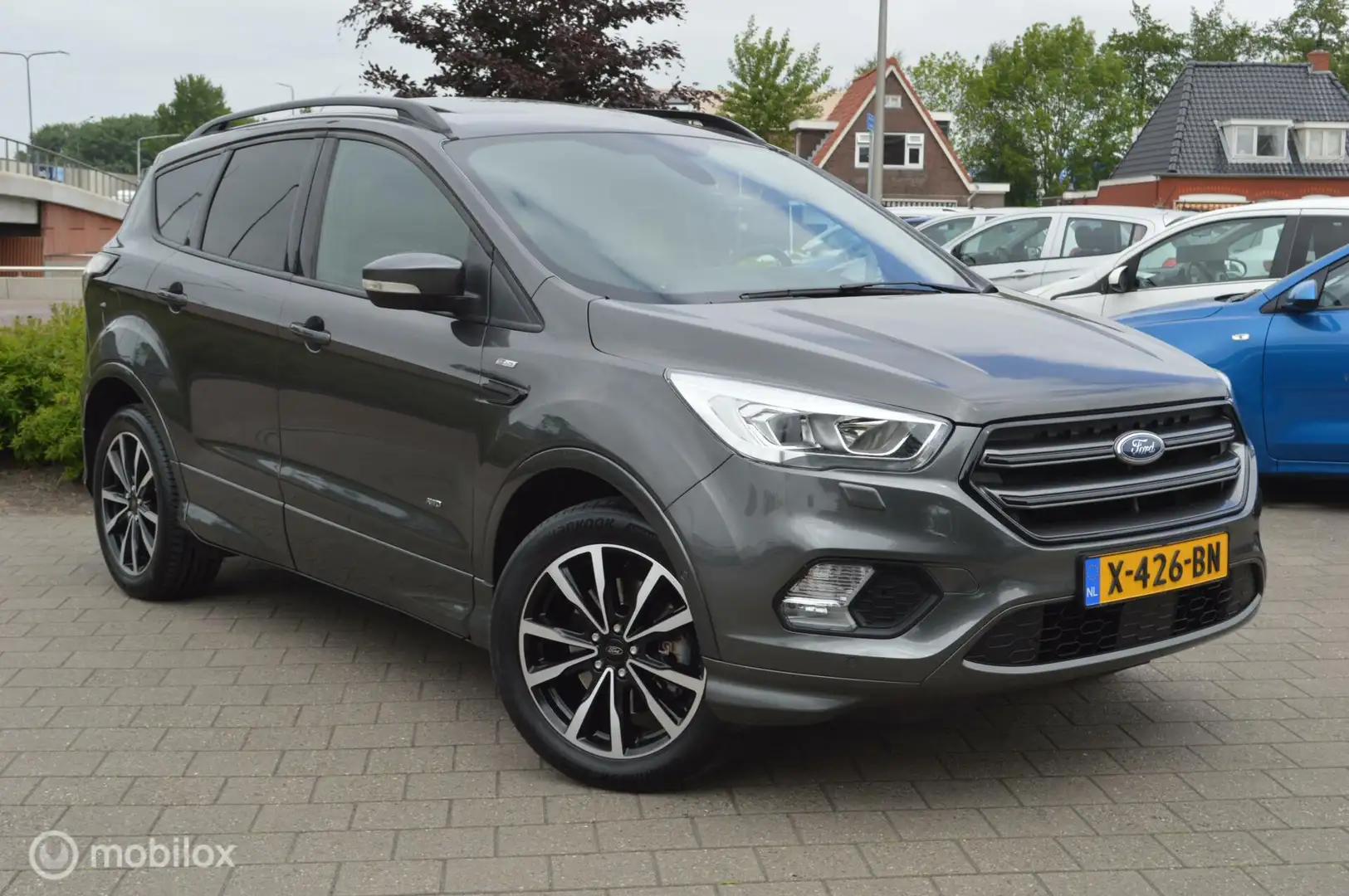 Ford Kuga 1.5 183pk AWD ST Line AUTOMAAT | Pano-dak | Grijs - 1