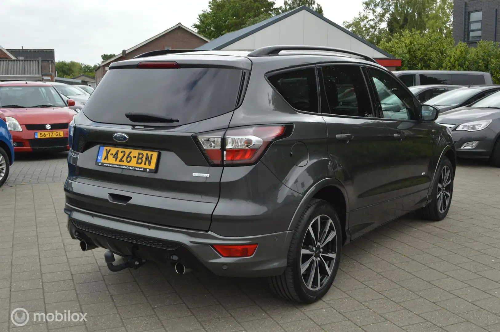 Ford Kuga 1.5 183pk AWD ST Line AUTOMAAT | Pano-dak | Grijs - 2