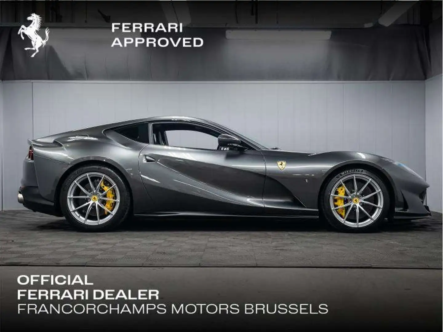 Ferrari 812 SuperFast Gris - 2