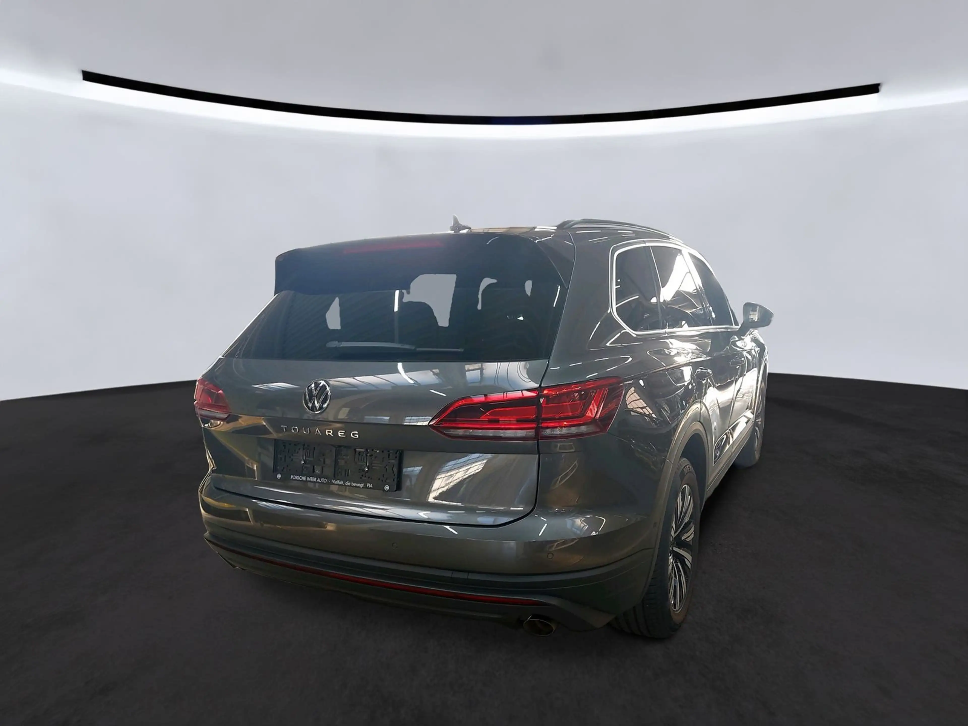 Volkswagen Touareg 3.0 TDI DSG AHK LED Navi RFK SHZ — photo 4