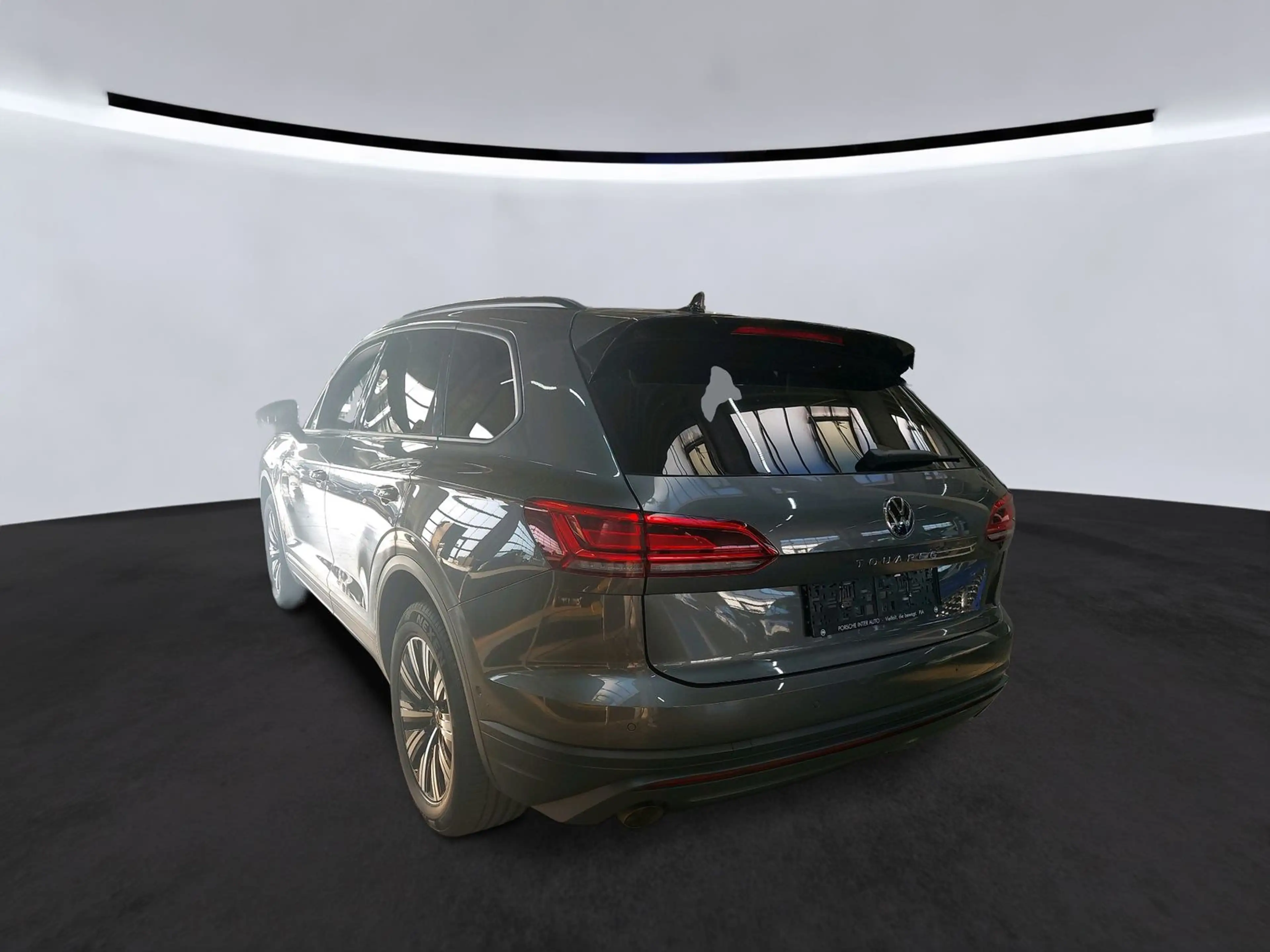 Volkswagen Touareg 3.0 TDI DSG AHK LED Navi RFK SHZ — photo 3