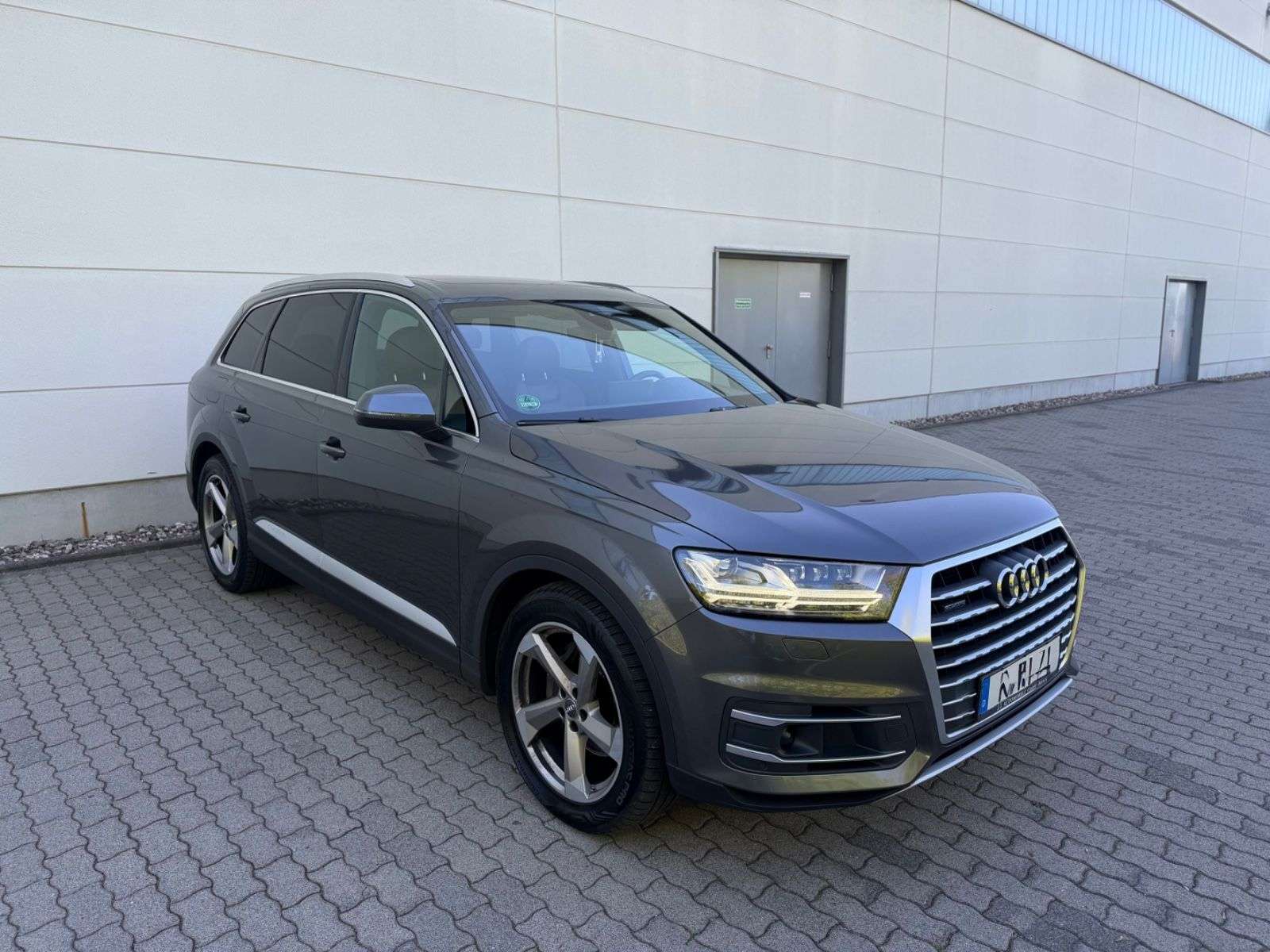 Second hand Audi Q7 3.0