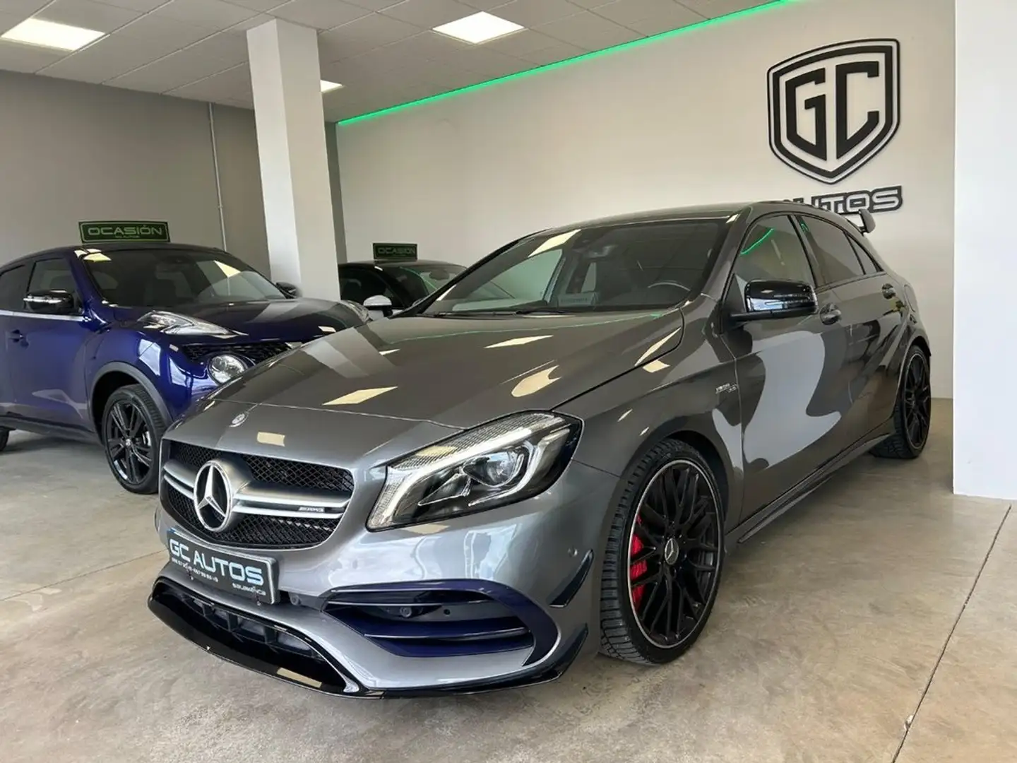 Mercedes-Benz A 220 MercedesAMG 45 4MATIC Gris - 2