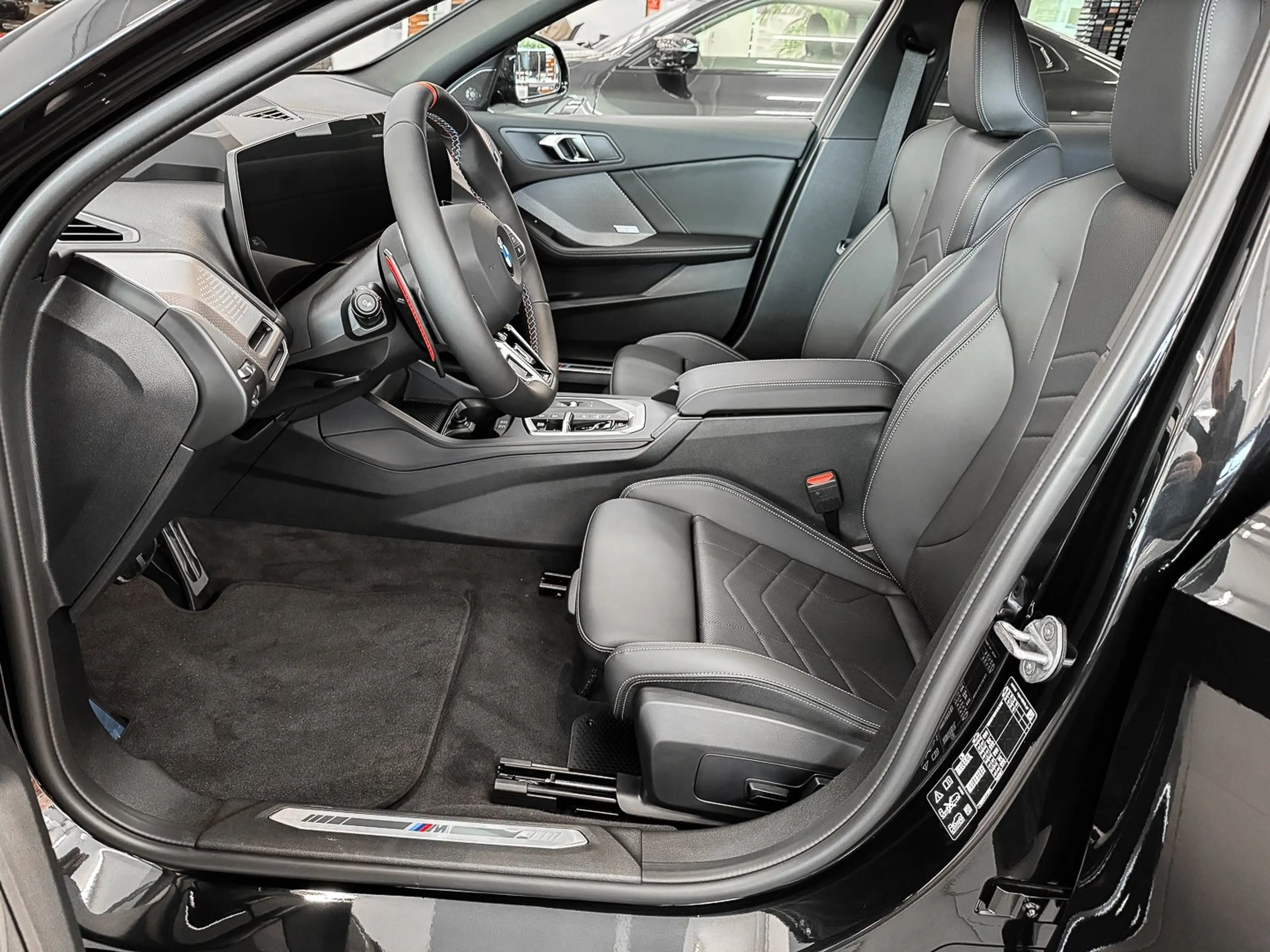 BMW 135 M135 xDrive MSport + DAprof. + Pano + 19" — photo 12