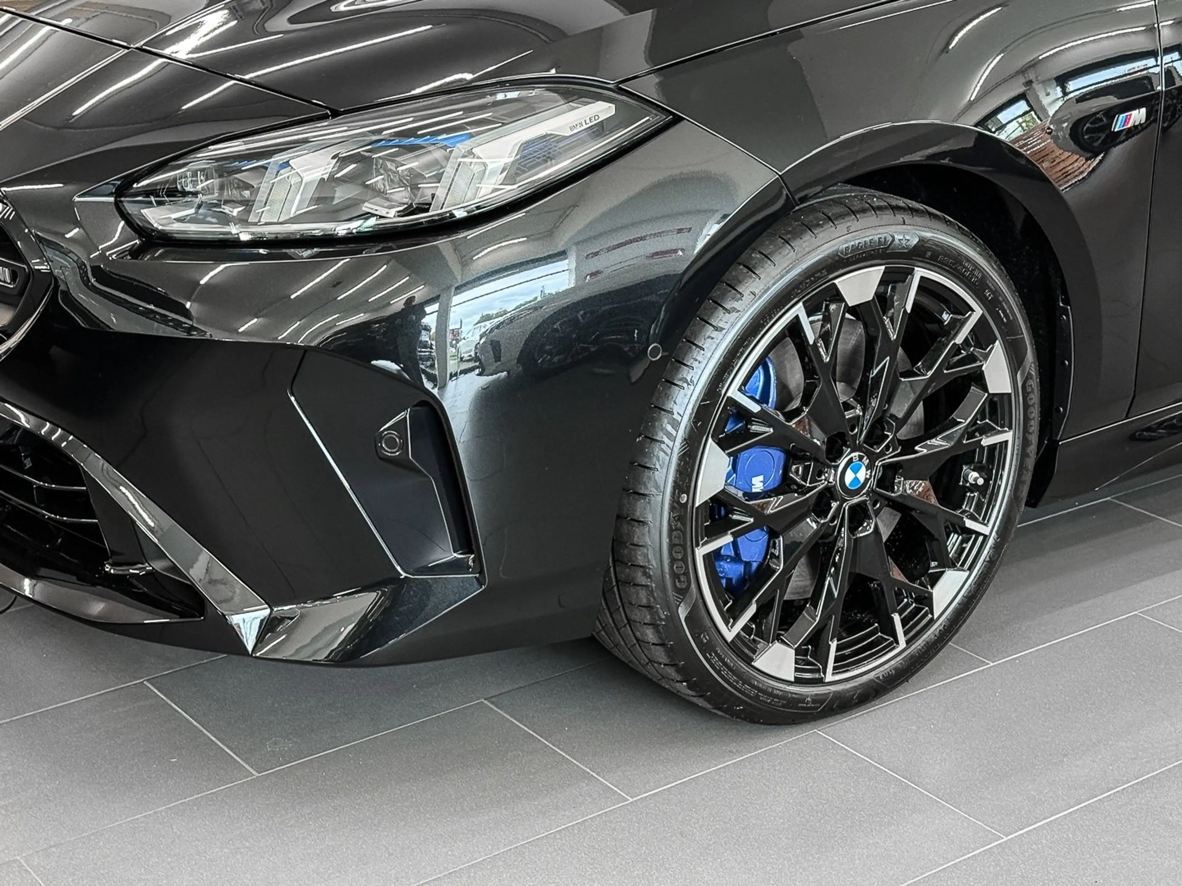 BMW 135 M135 xDrive MSport + DAprof. + Pano + 19" — photo 3