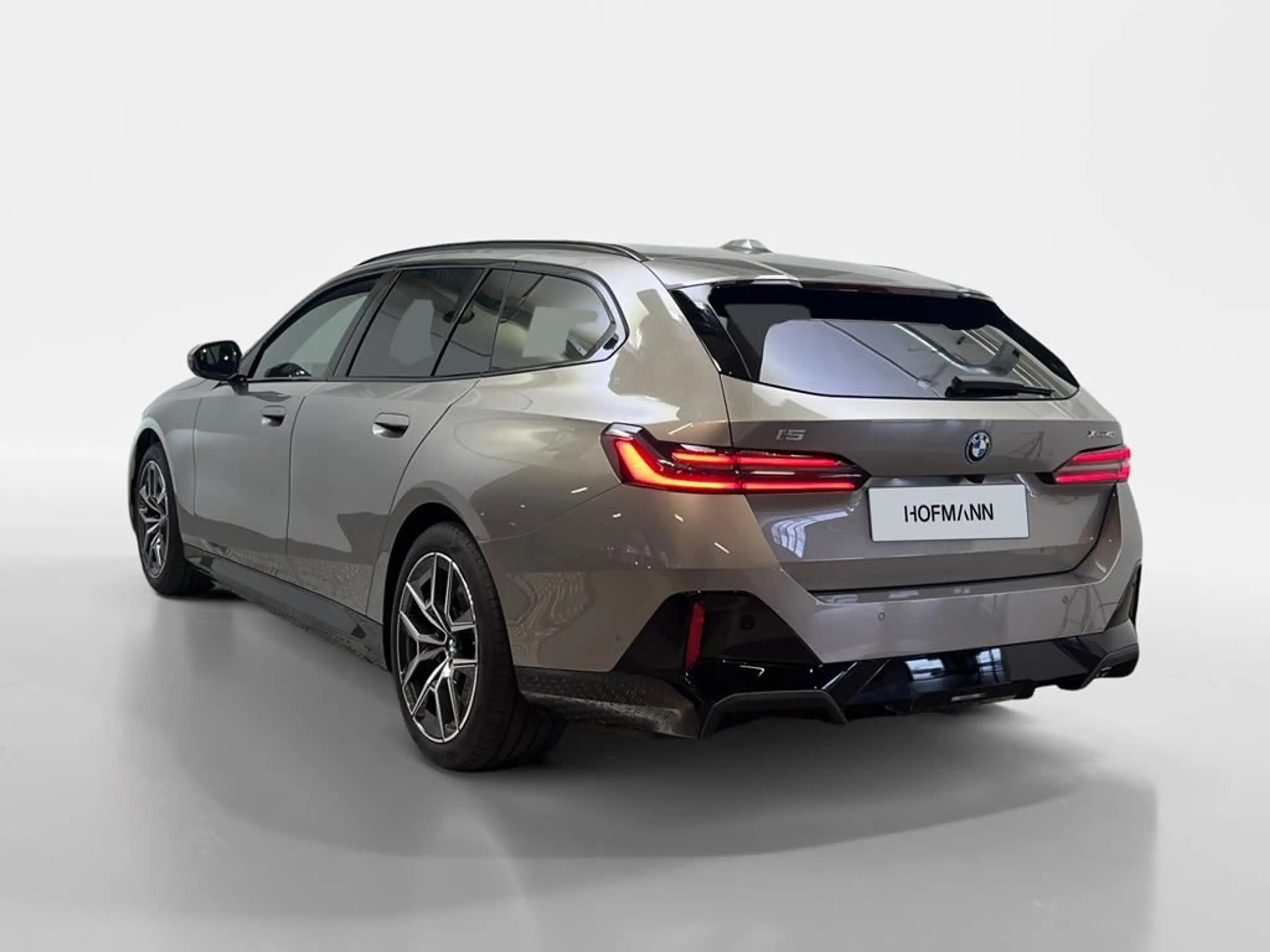 BMW i5 M Sport Pro — photo 7