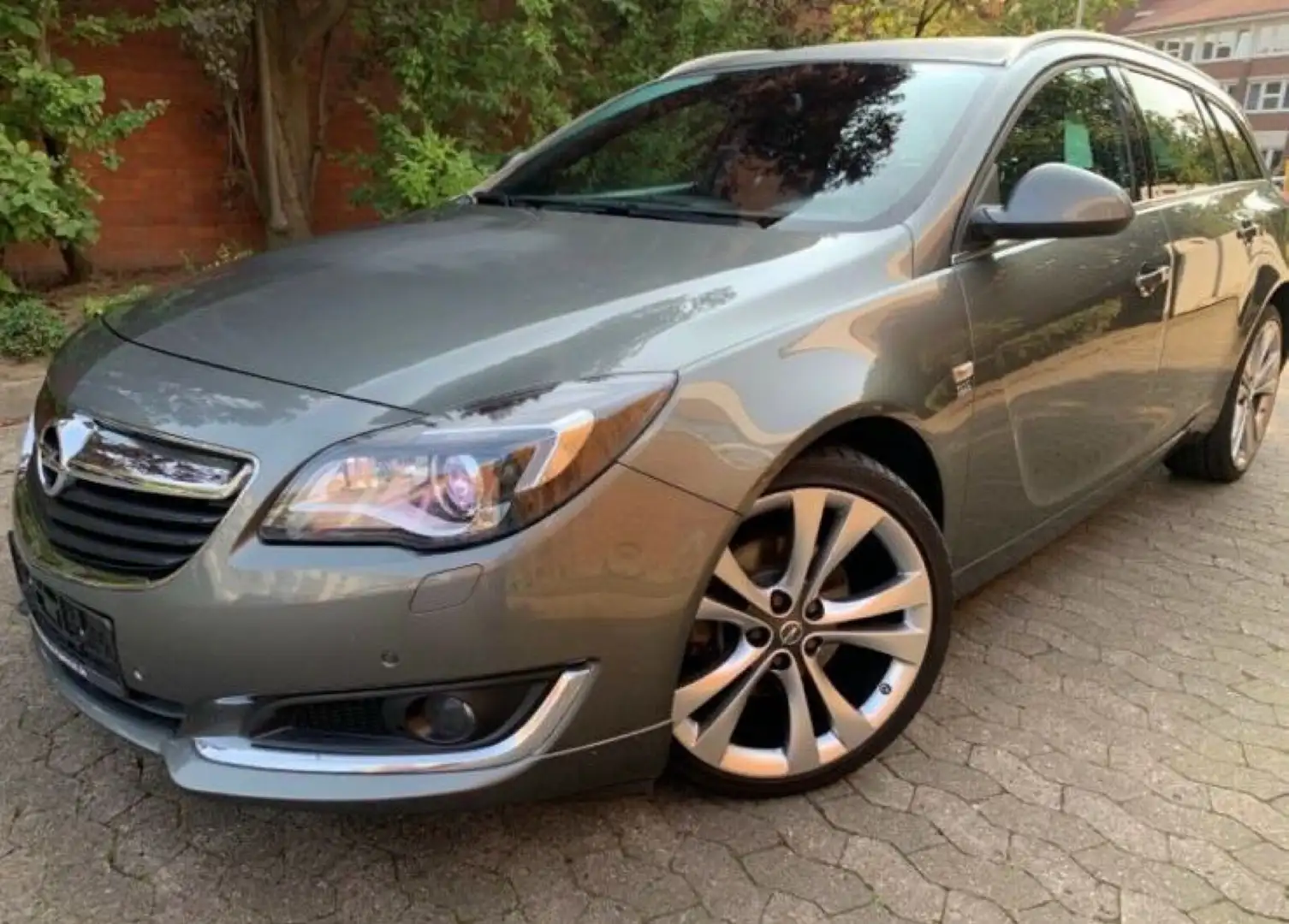 Opel Insignia 2.0 CDTI 4x4 Country Tourer Aut. Brons - 1