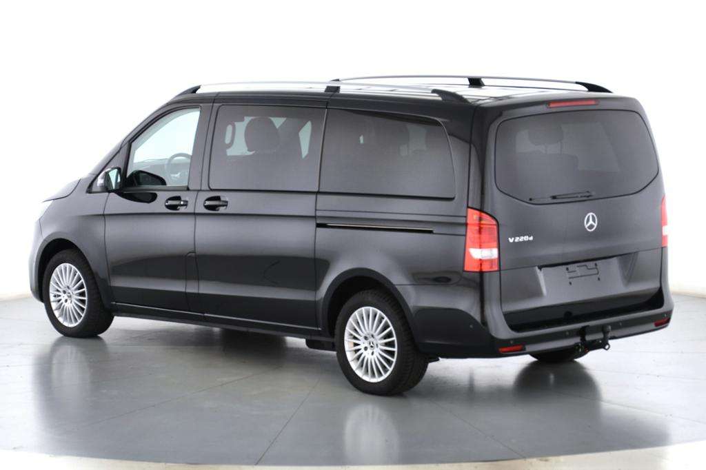 Mercedes-Benz V 220