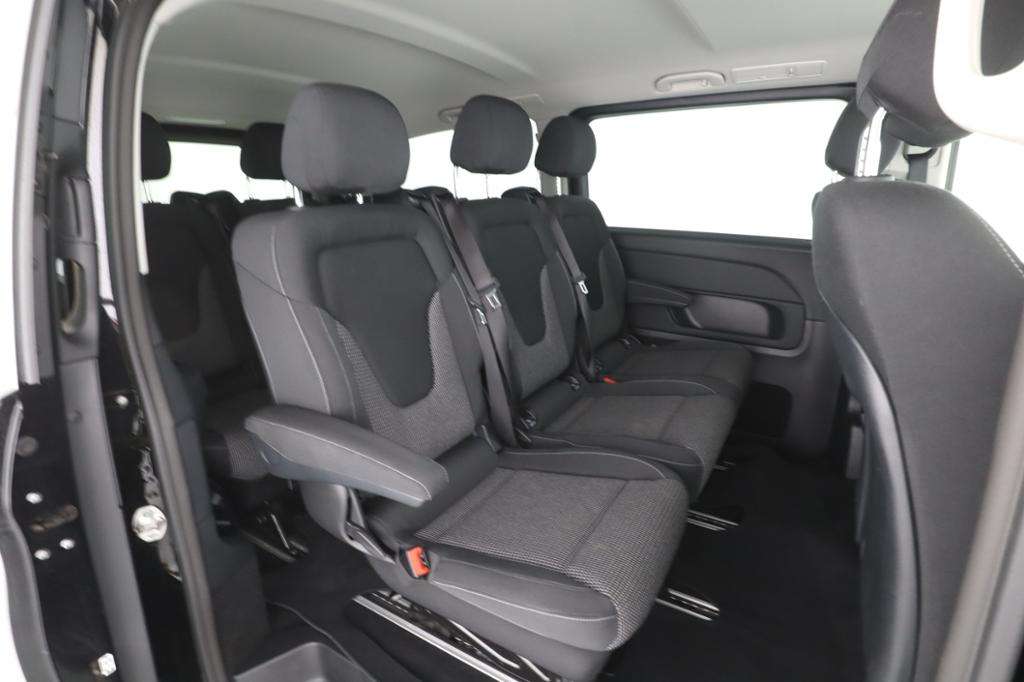 Mercedes-Benz V 220