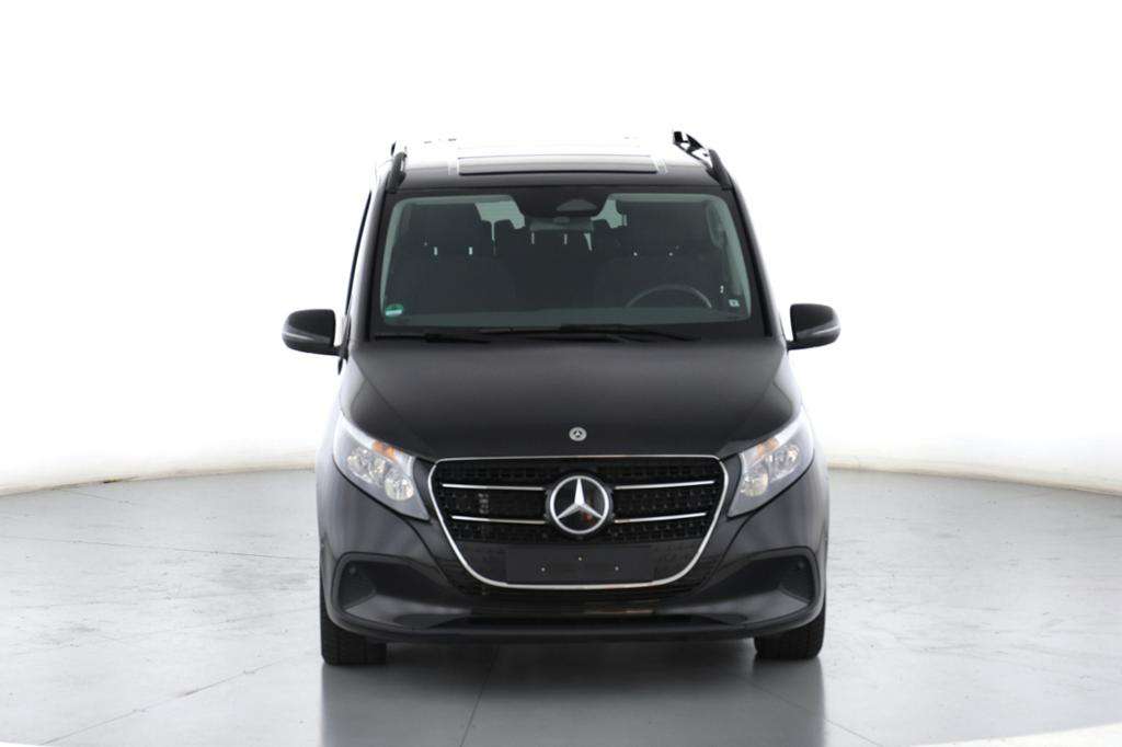 Mercedes-Benz V 220