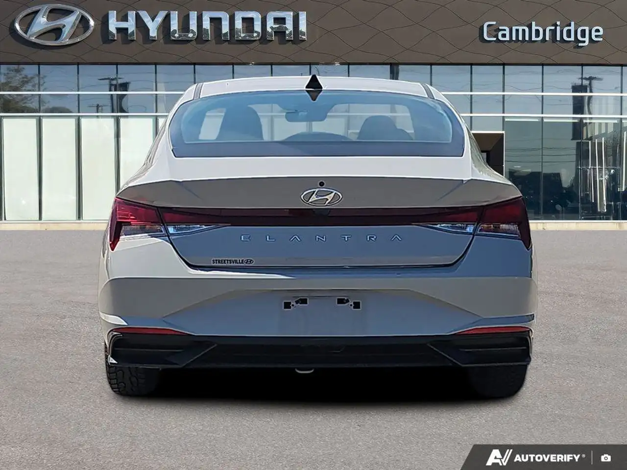 Hyundai ELANTRA снимка Hyundai ELANTRA