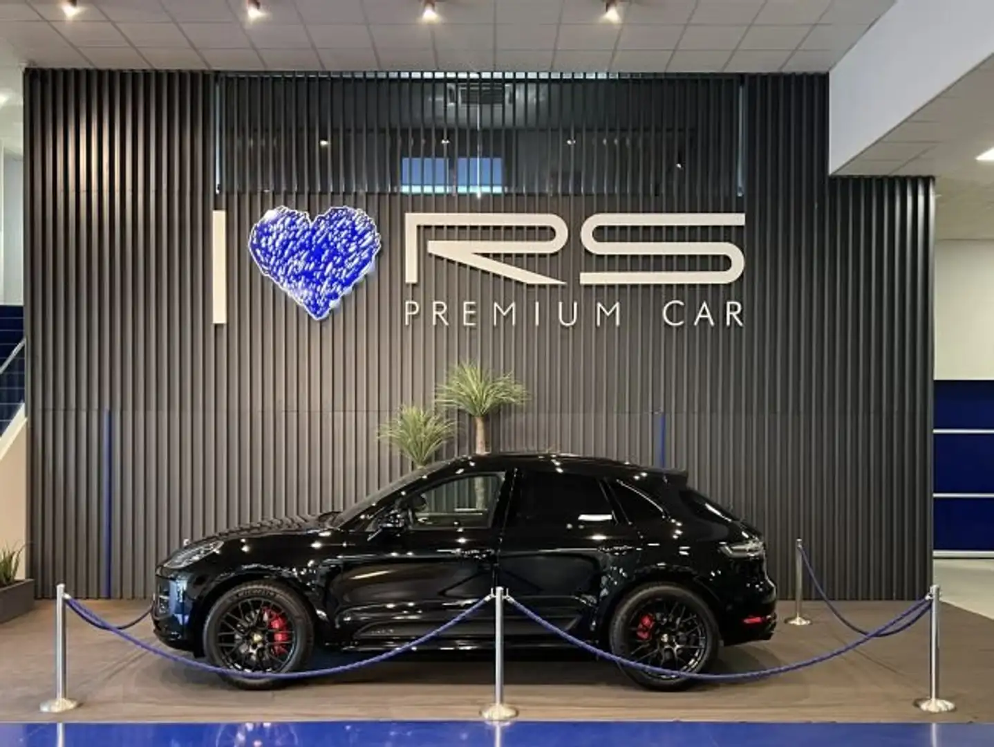 Porsche Macan GTS Negro - 1
