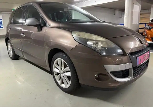 Renault Scenic view 2