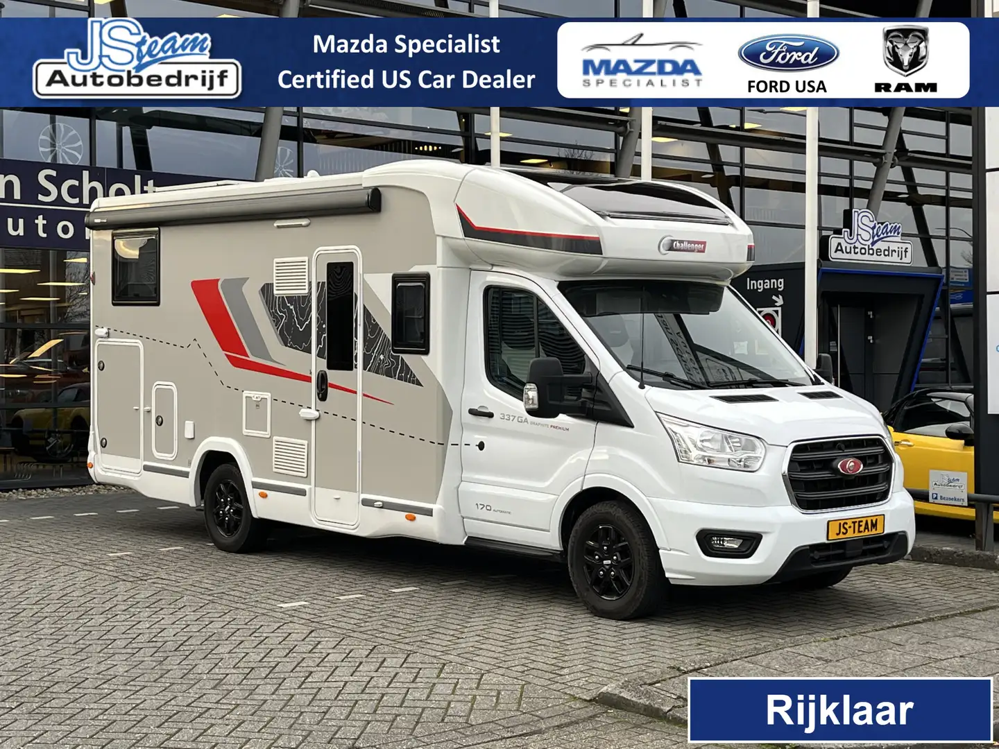 Challenger 337 GA Graphite Ultimate Ford Transit Automaat 170 Weiß - 1