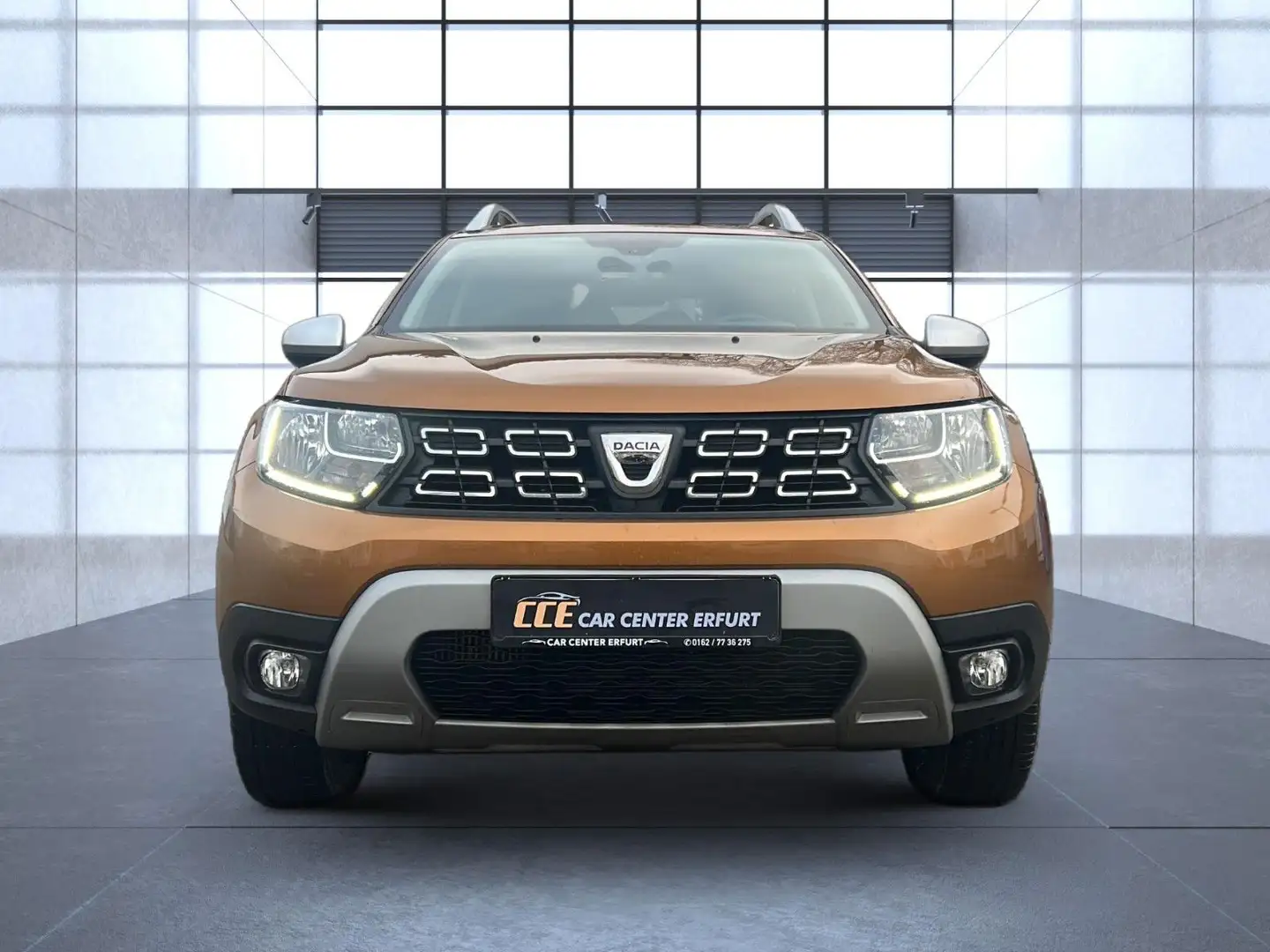 Dacia Duster II Prestige 4WD*AHK*RFK*NAVI*SHZ*Temp* Orange - 2