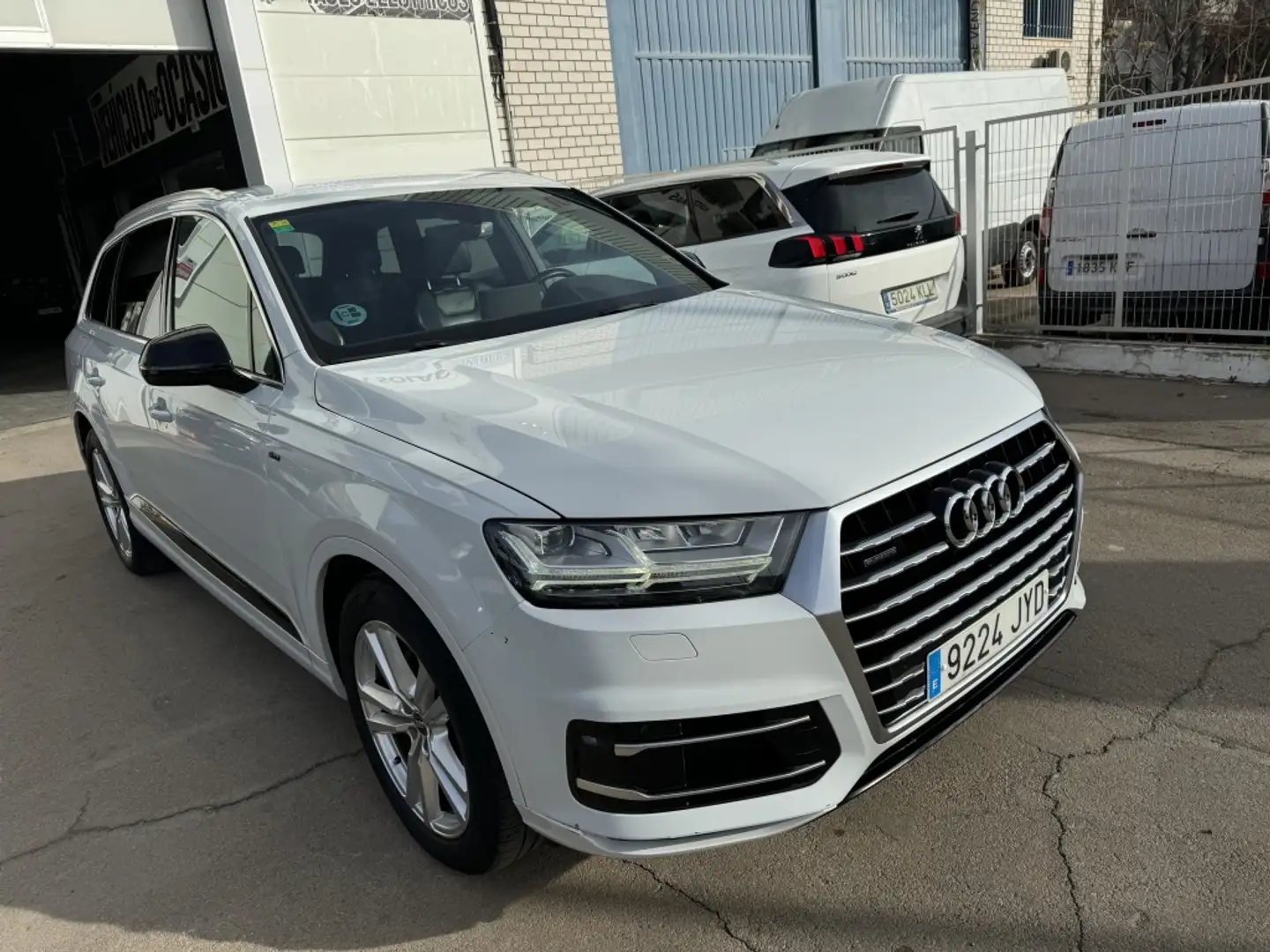 Audi Q7 3.0TDI Black line edition quattro Tip. 200kW Blanc - 1