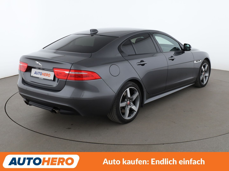Jaguar XE 20t R-Sport Aut.*NAVI*TEMPO*PDC*SHZ*ALU*KLIMA* — photo 6