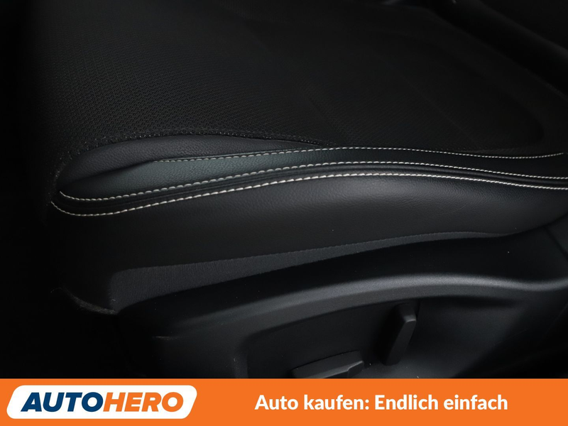 Jaguar XE 20t R-Sport Aut.*NAVI*TEMPO*PDC*SHZ*ALU*KLIMA* — photo 31
