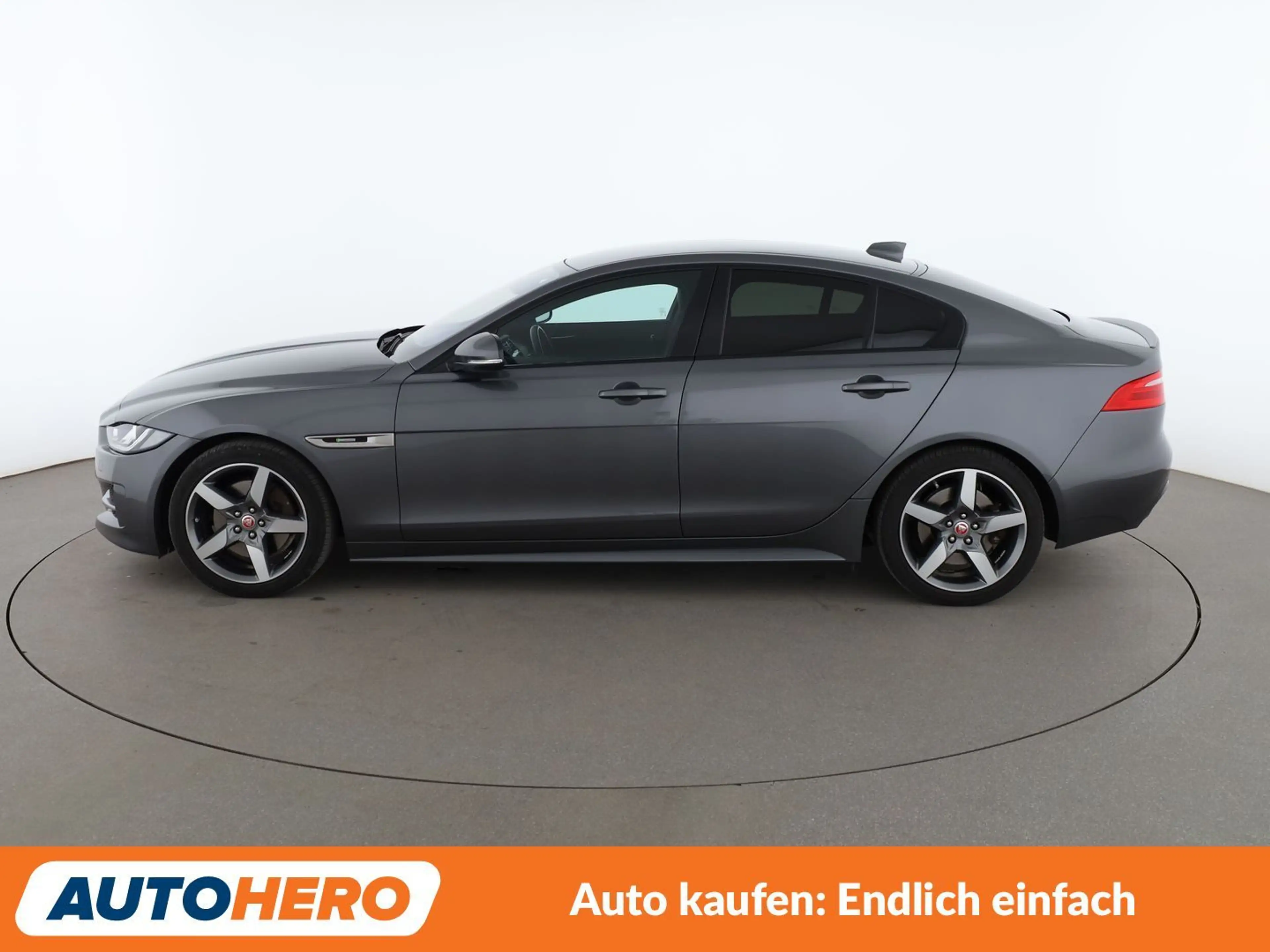 Jaguar XE 20t R-Sport Aut.*NAVI*TEMPO*PDC*SHZ*ALU*KLIMA* — photo 3