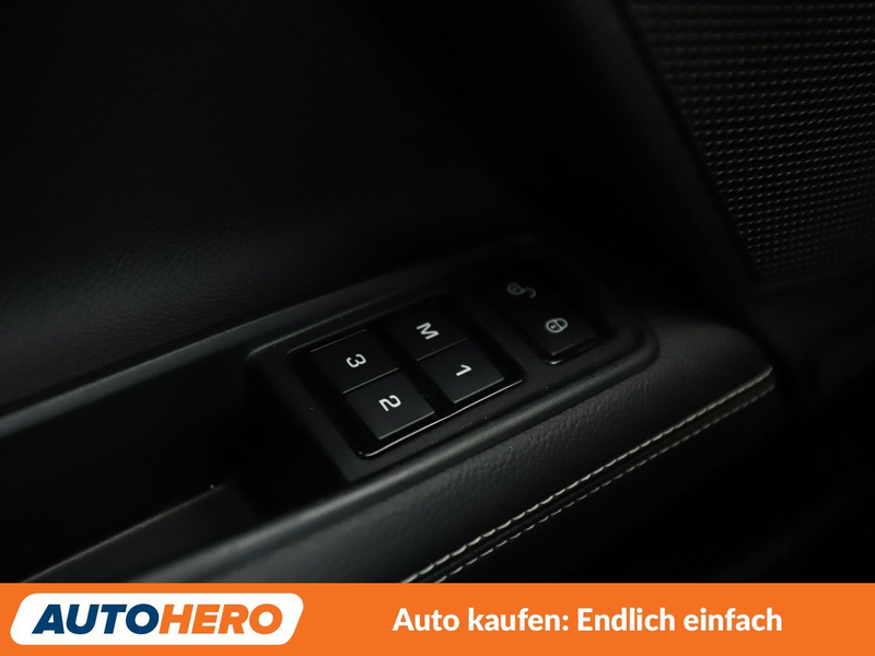 Jaguar XE 20t R-Sport Aut.*NAVI*TEMPO*PDC*SHZ*ALU*KLIMA* — photo 26