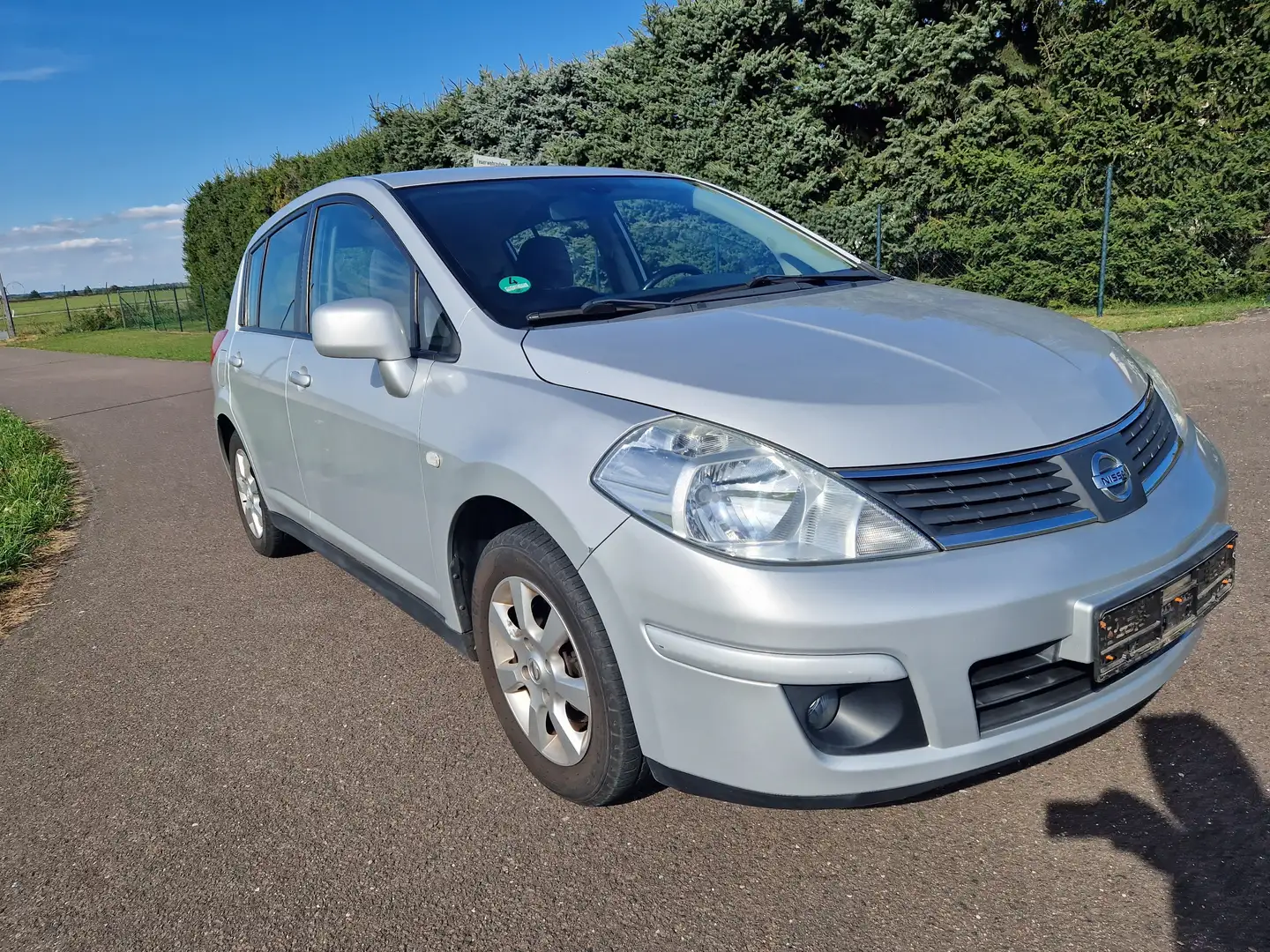 Nissan Tiida Tüv bis 09.26. Silber - 2