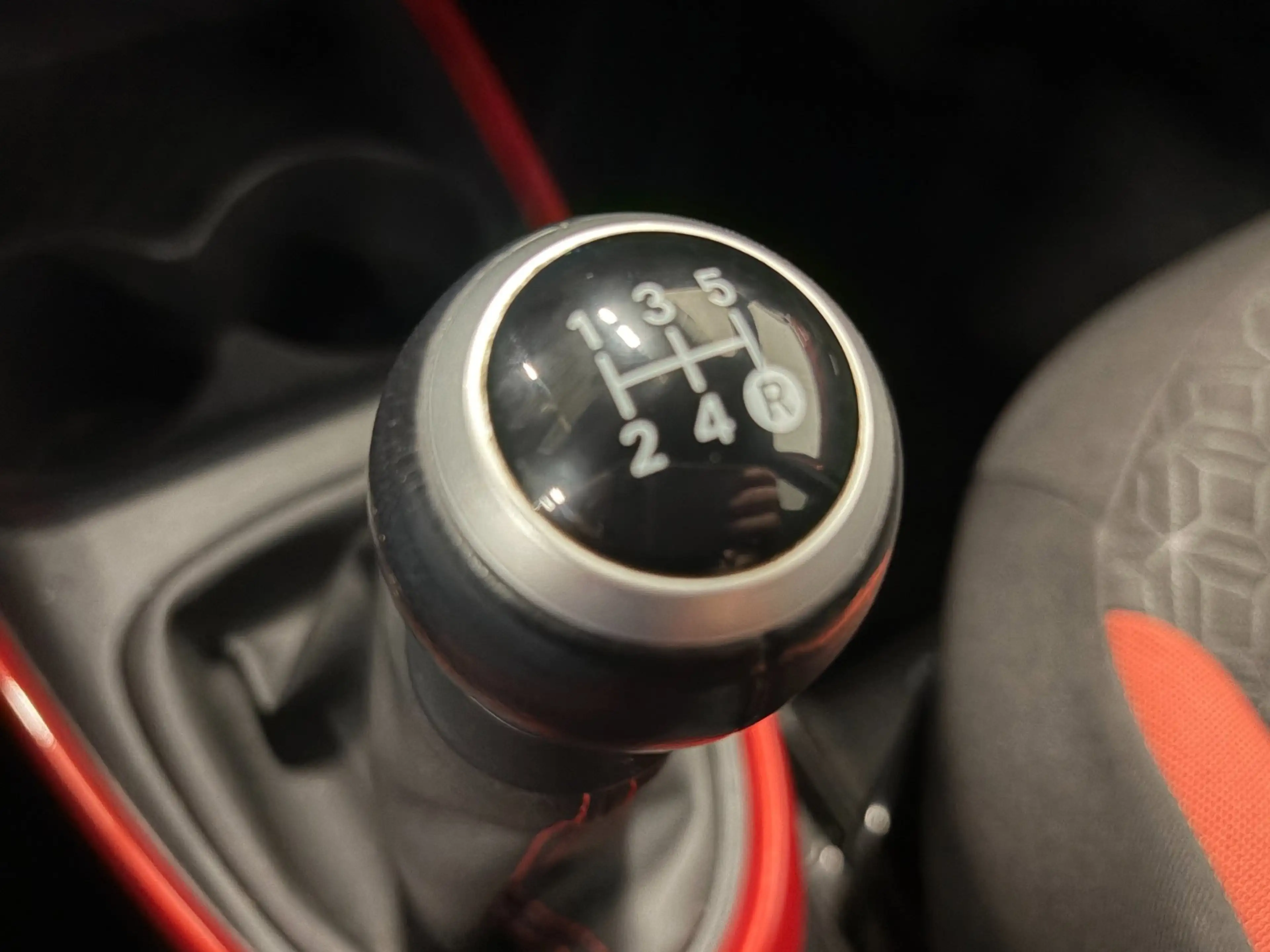 Toyota Aygo X 1.0 VVT-i MT Pulse Clima / Camera / Keyless / Stoe — photo 16