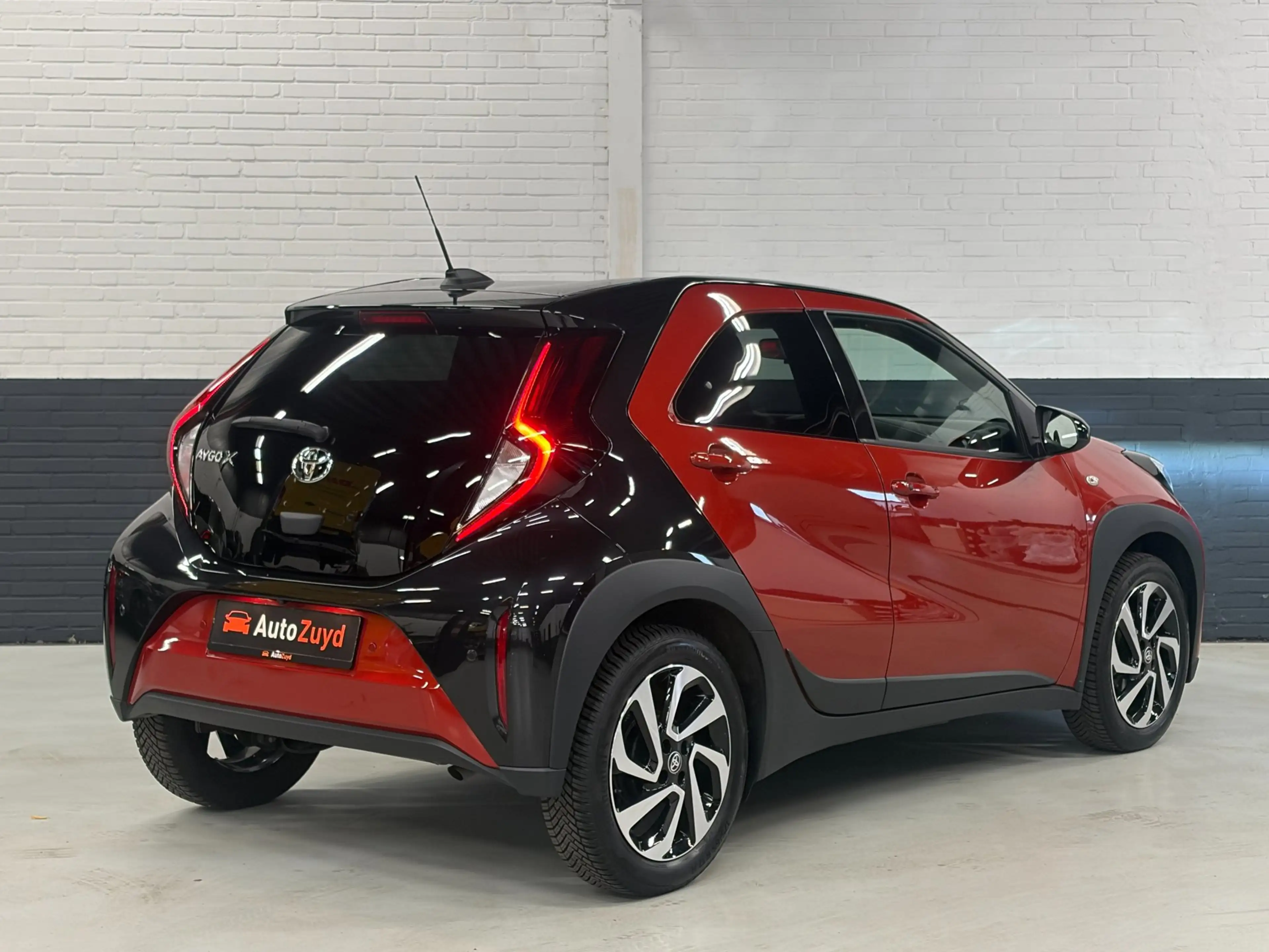 Toyota Aygo X 1.0 VVT-i MT Pulse Clima / Camera / Keyless / Stoe — photo 3