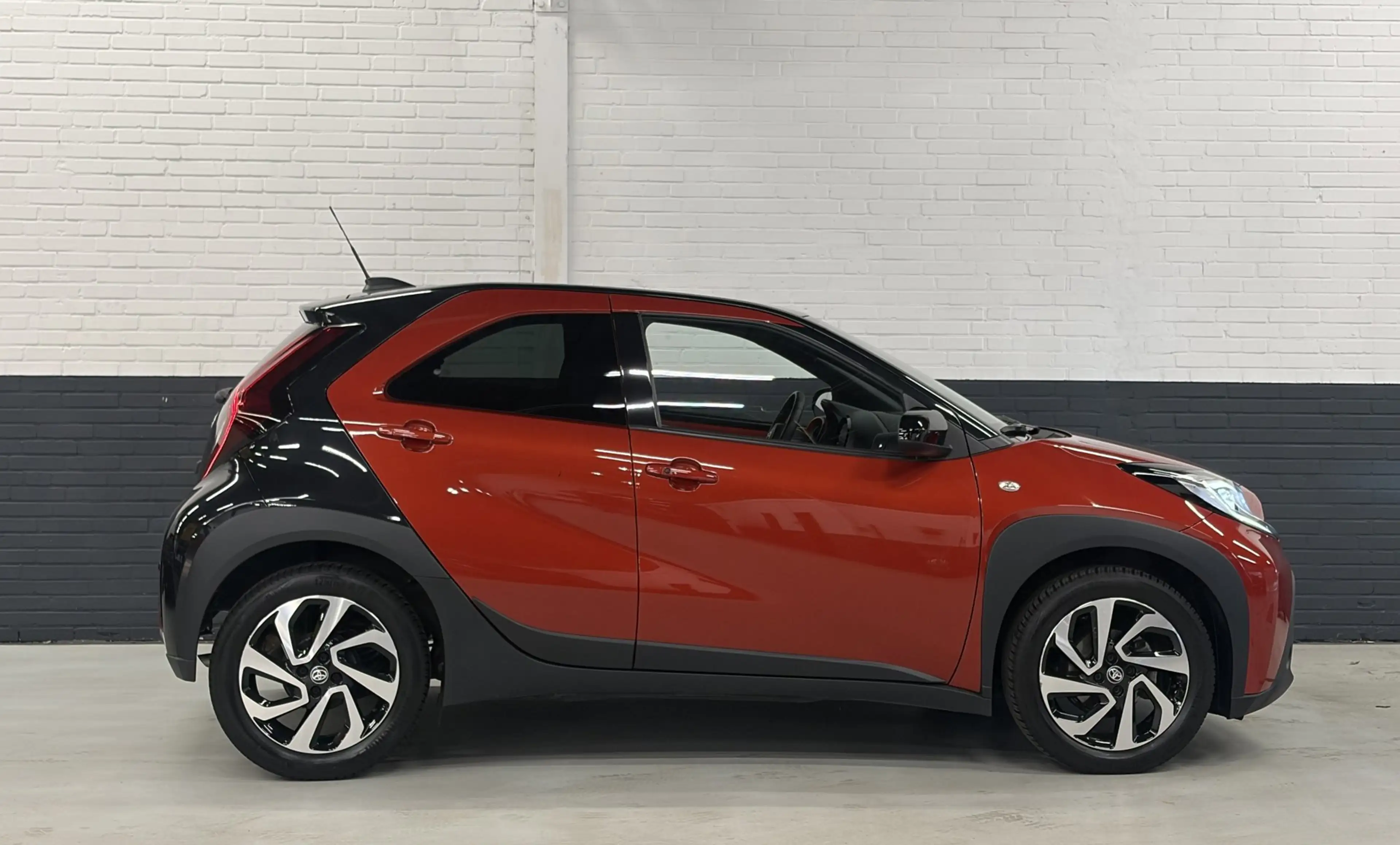 Toyota Aygo X 1.0 VVT-i MT Pulse Clima / Camera / Keyless / Stoe — photo 6