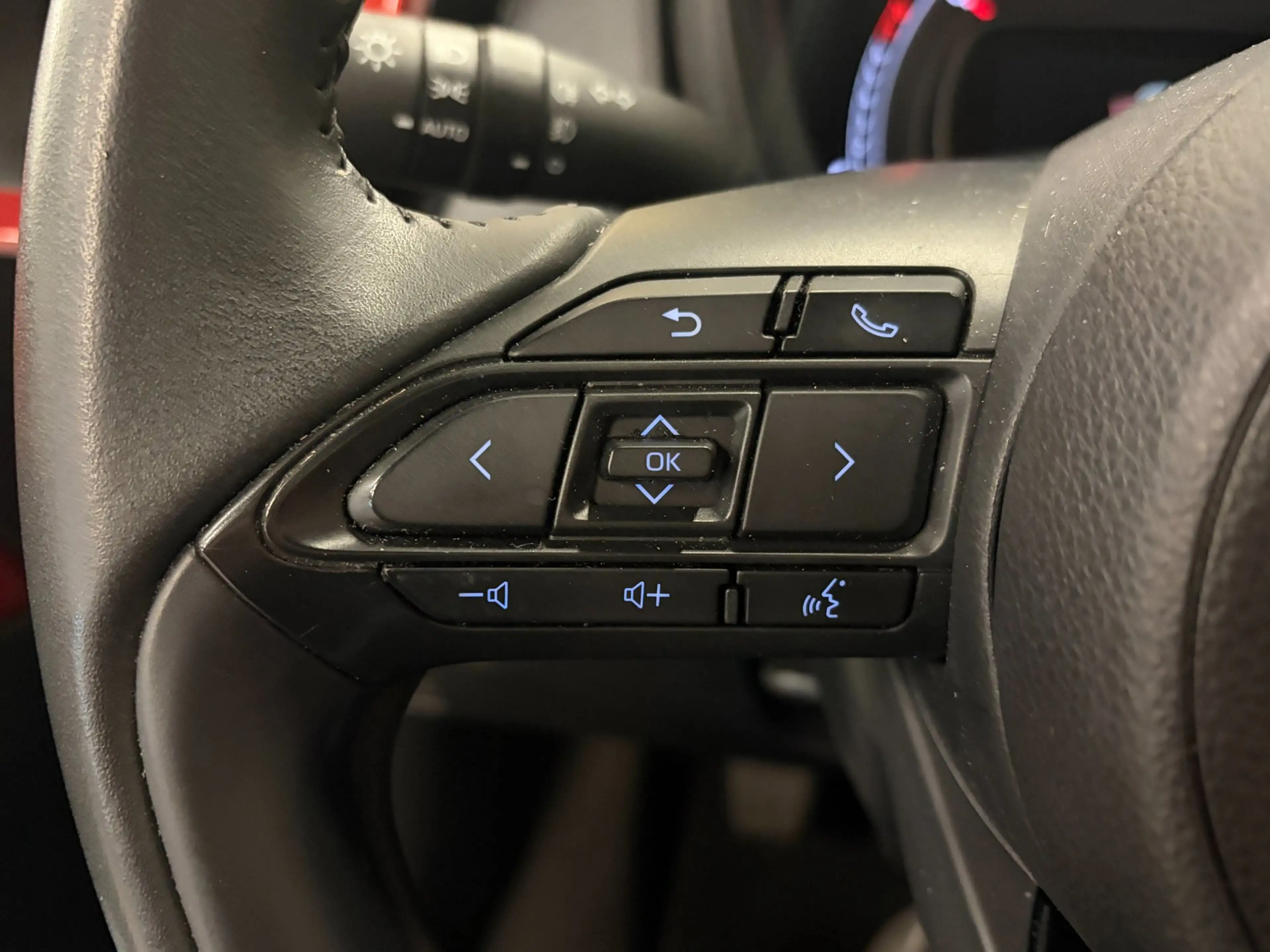 Toyota Aygo X 1.0 VVT-i MT Pulse Clima / Camera / Keyless / Stoe — photo 17