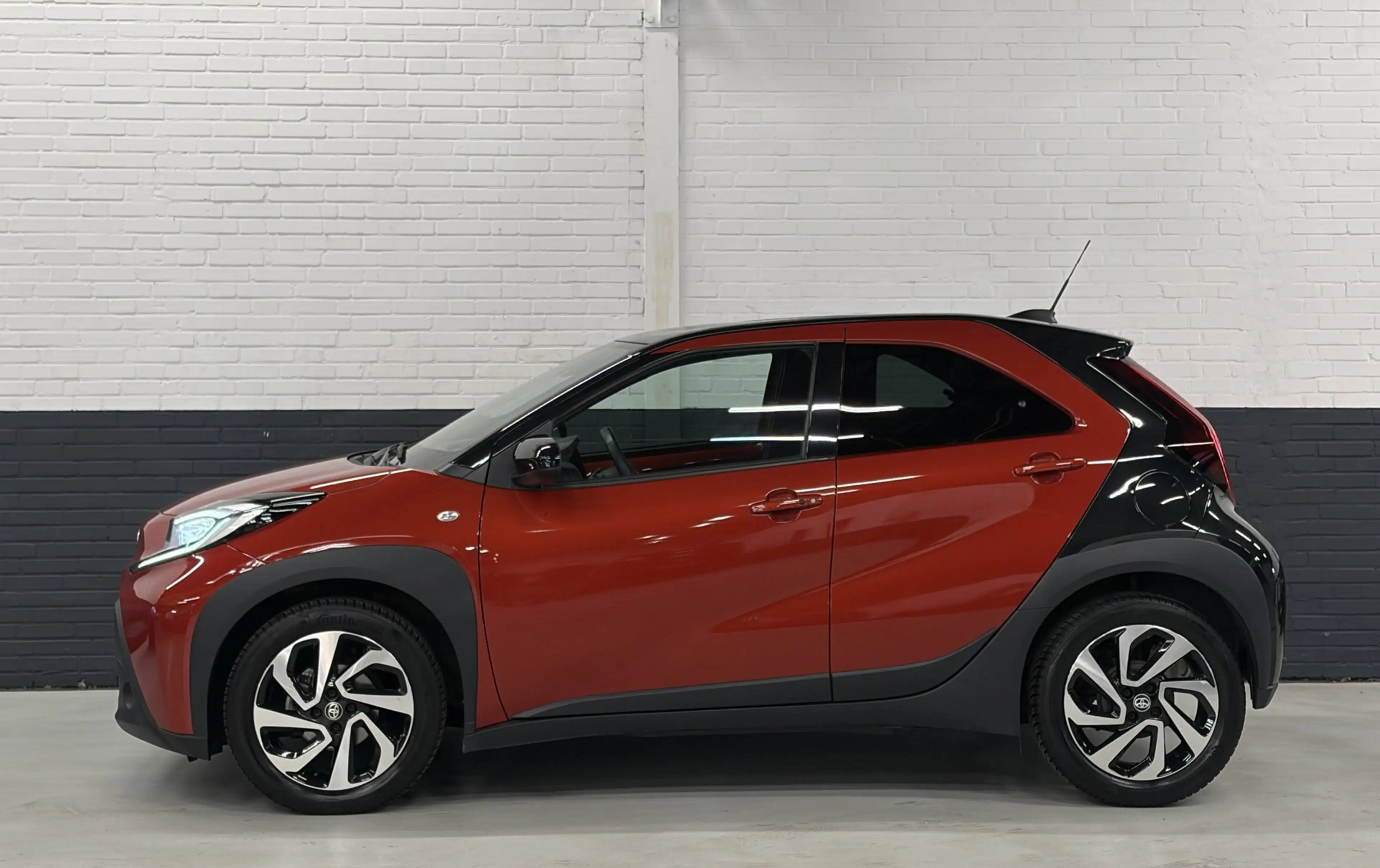 Toyota Aygo X 1.0 VVT-i MT Pulse Clima / Camera / Keyless / Stoe — photo 7