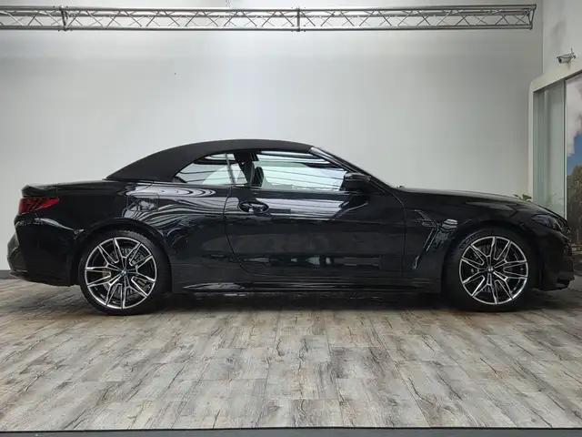 BMW M4 view 10