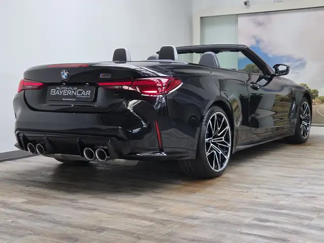 BMW M4 view 6