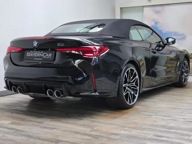 BMW M4 view 12