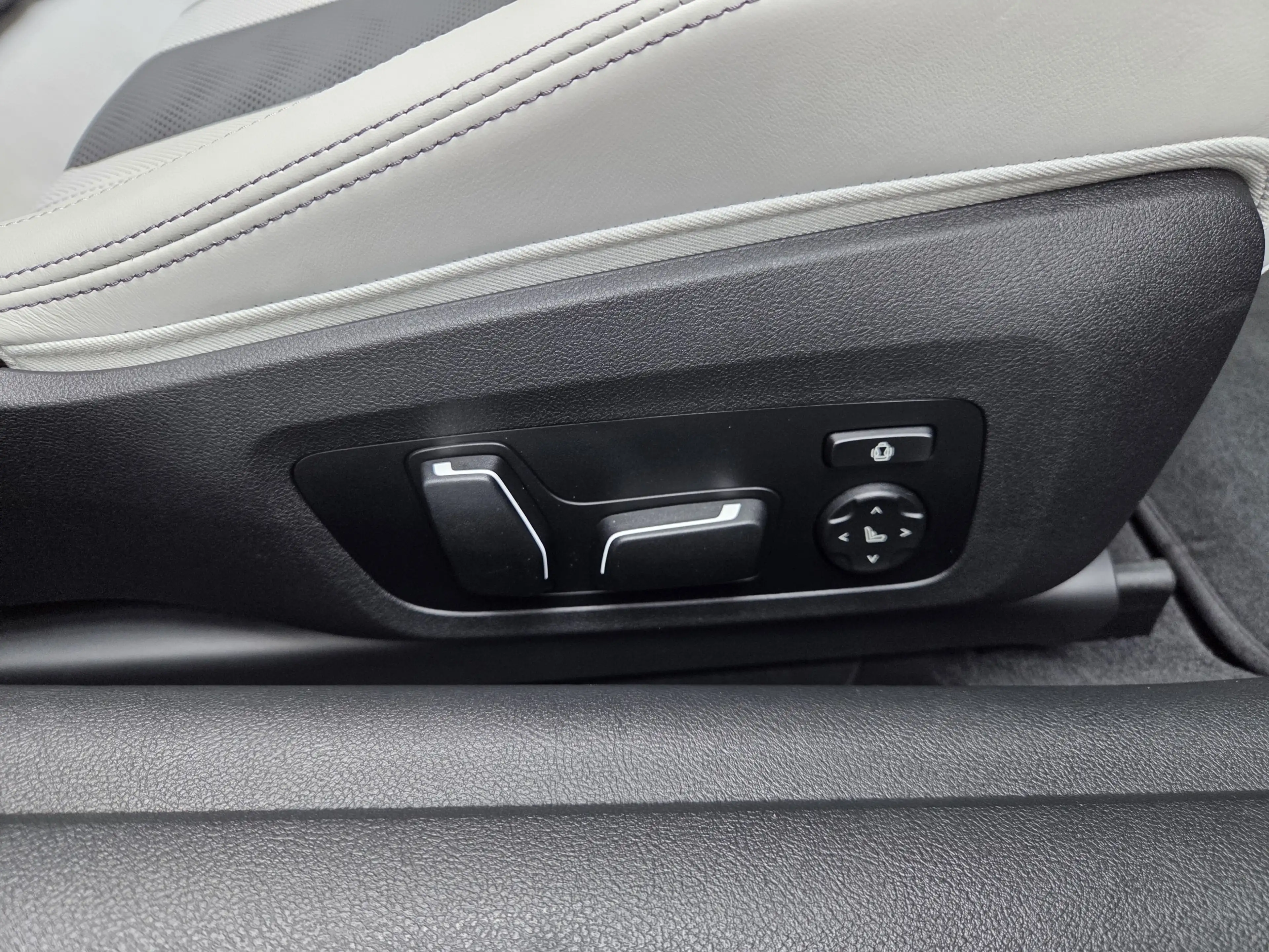 BMW M4 xDrive Comp. Cabrio Sitzlüft ACC 360° Carbon — photo 37