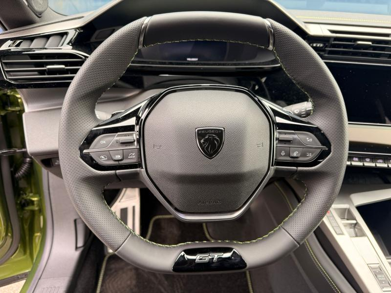 Peugeot 408 GT Exclusive — photo 15